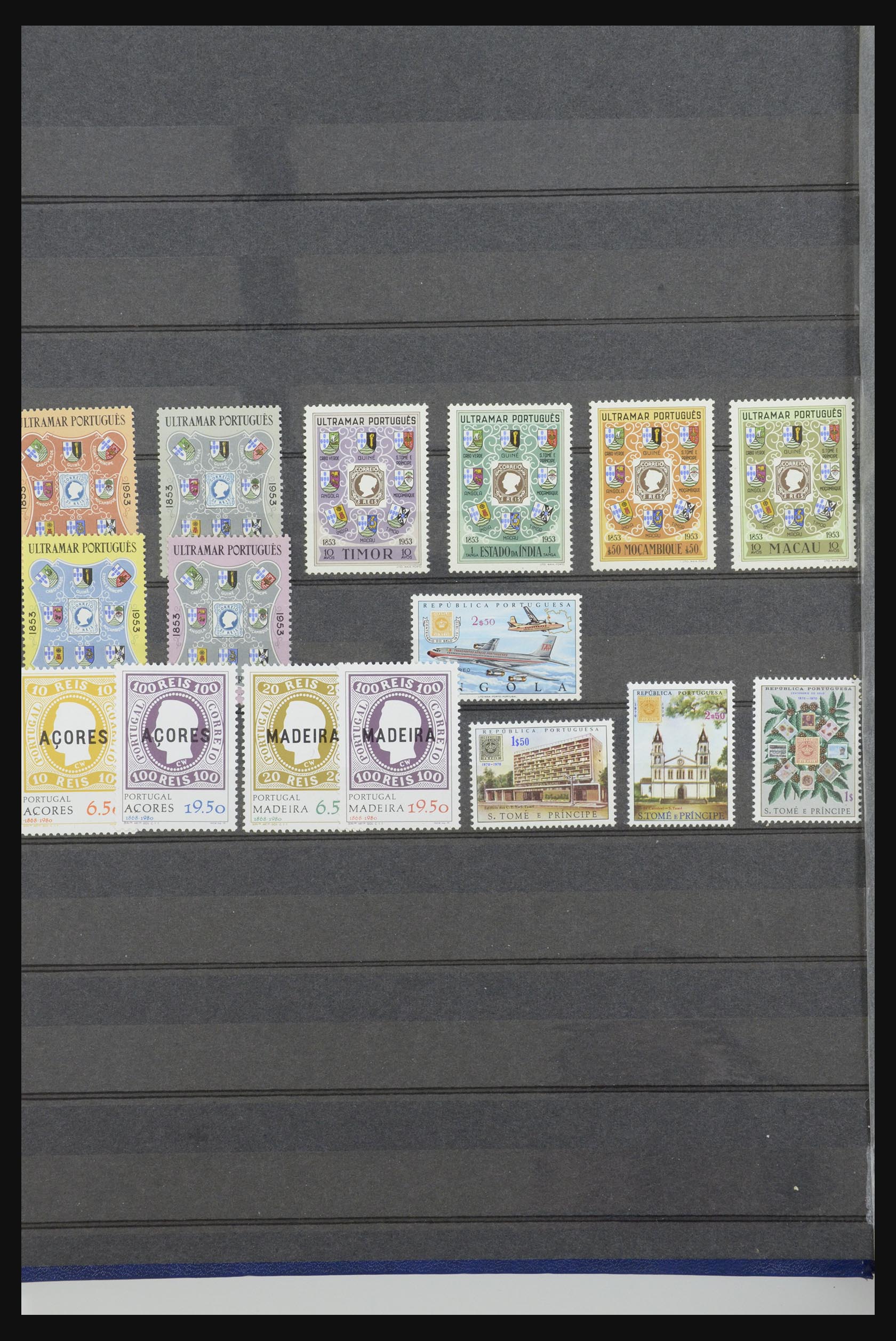 31652 053 - 31652 Motief: postzegel op postzegel 1940-1993.