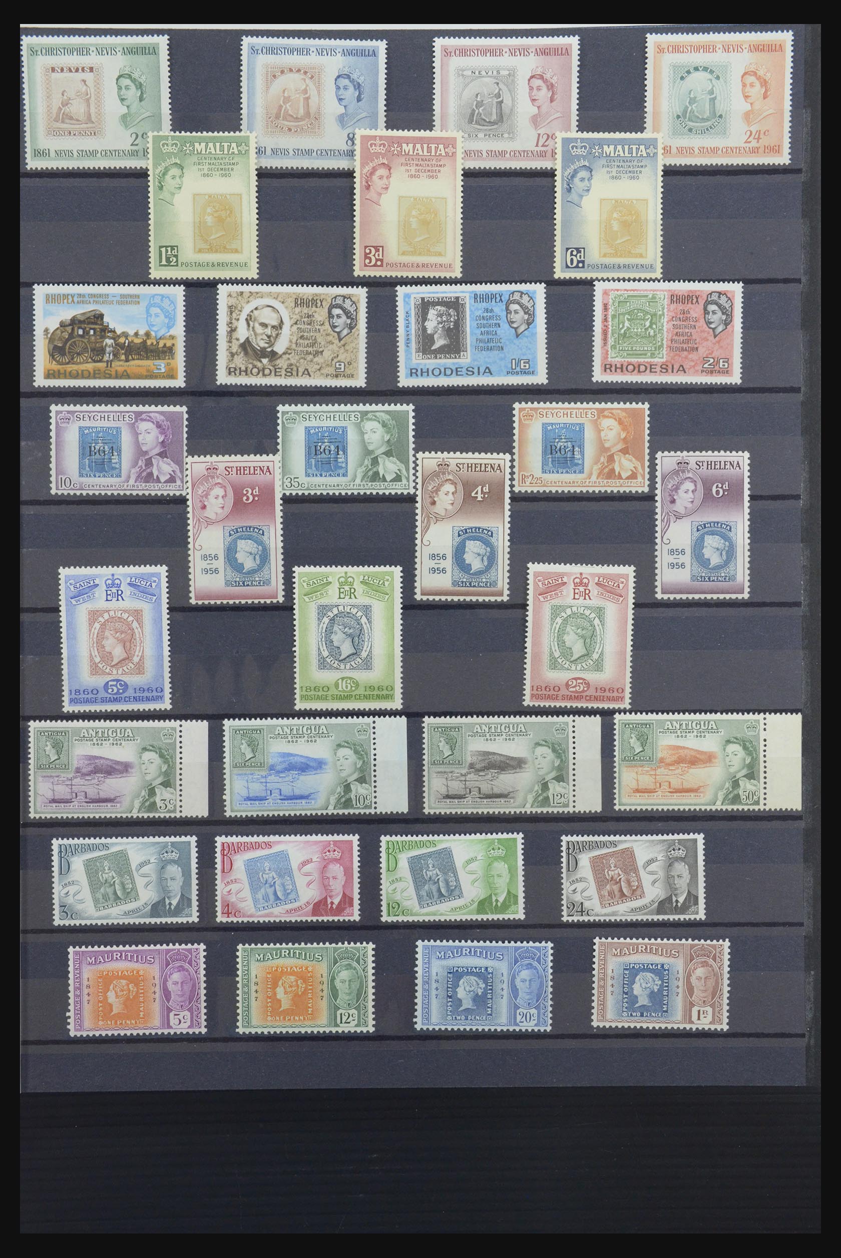 31652 061 - 31652 Motief: postzegel op postzegel 1940-1993.