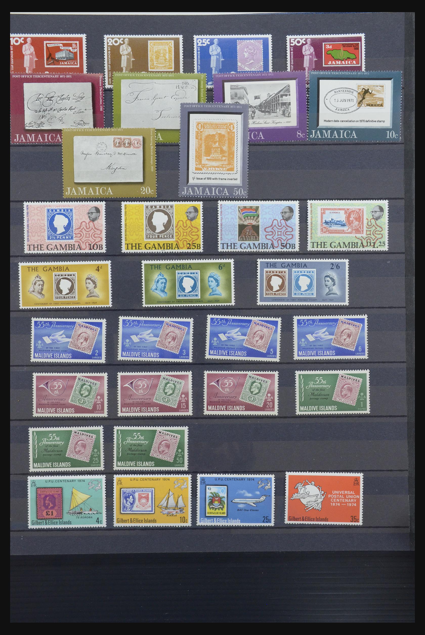 31652 067 - 31652 Motief: postzegel op postzegel 1940-1993.