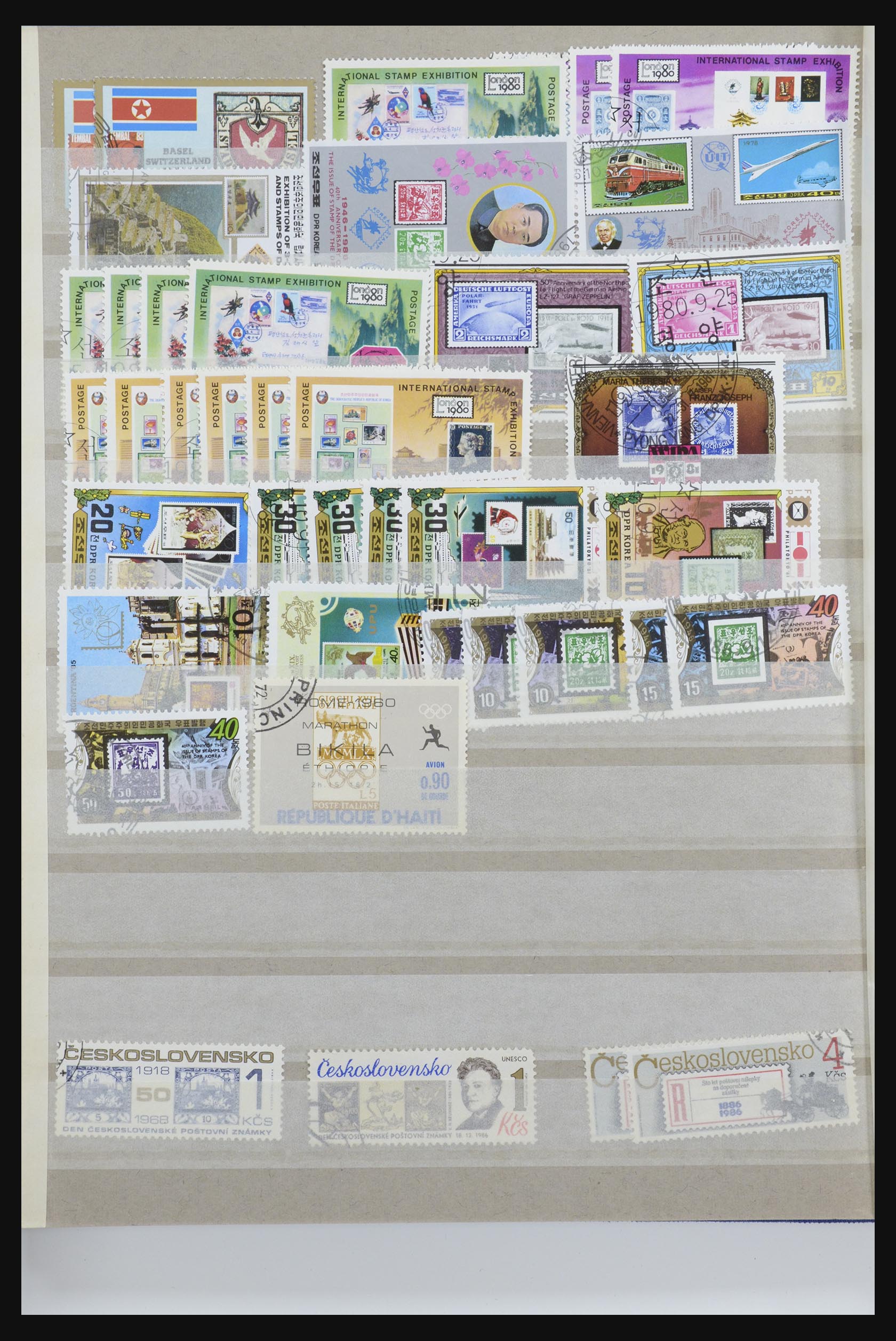 31652 087 - 31652 Motief: postzegel op postzegel 1940-1993.