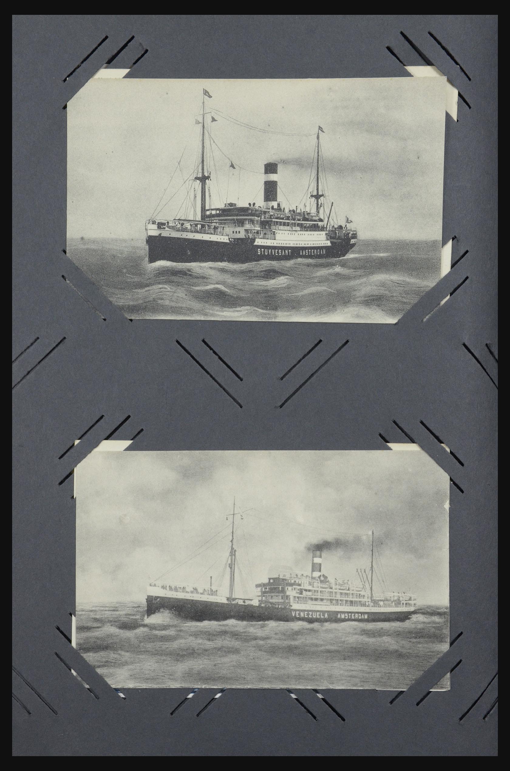 31721 040 - 31721 Thematic: Ships picture postcards 1910-1940.