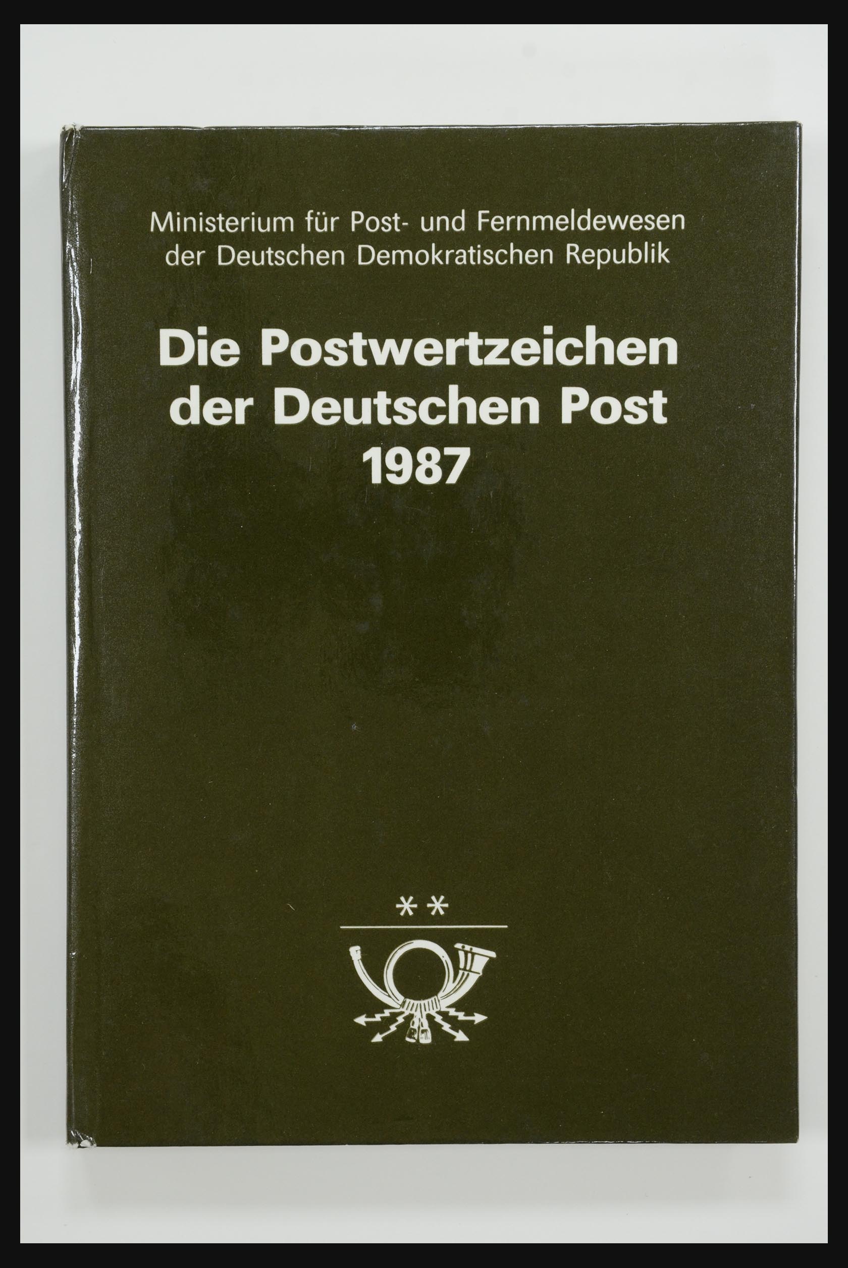 31837 005 - 31837 DDR jaarboeken 1984-1990.