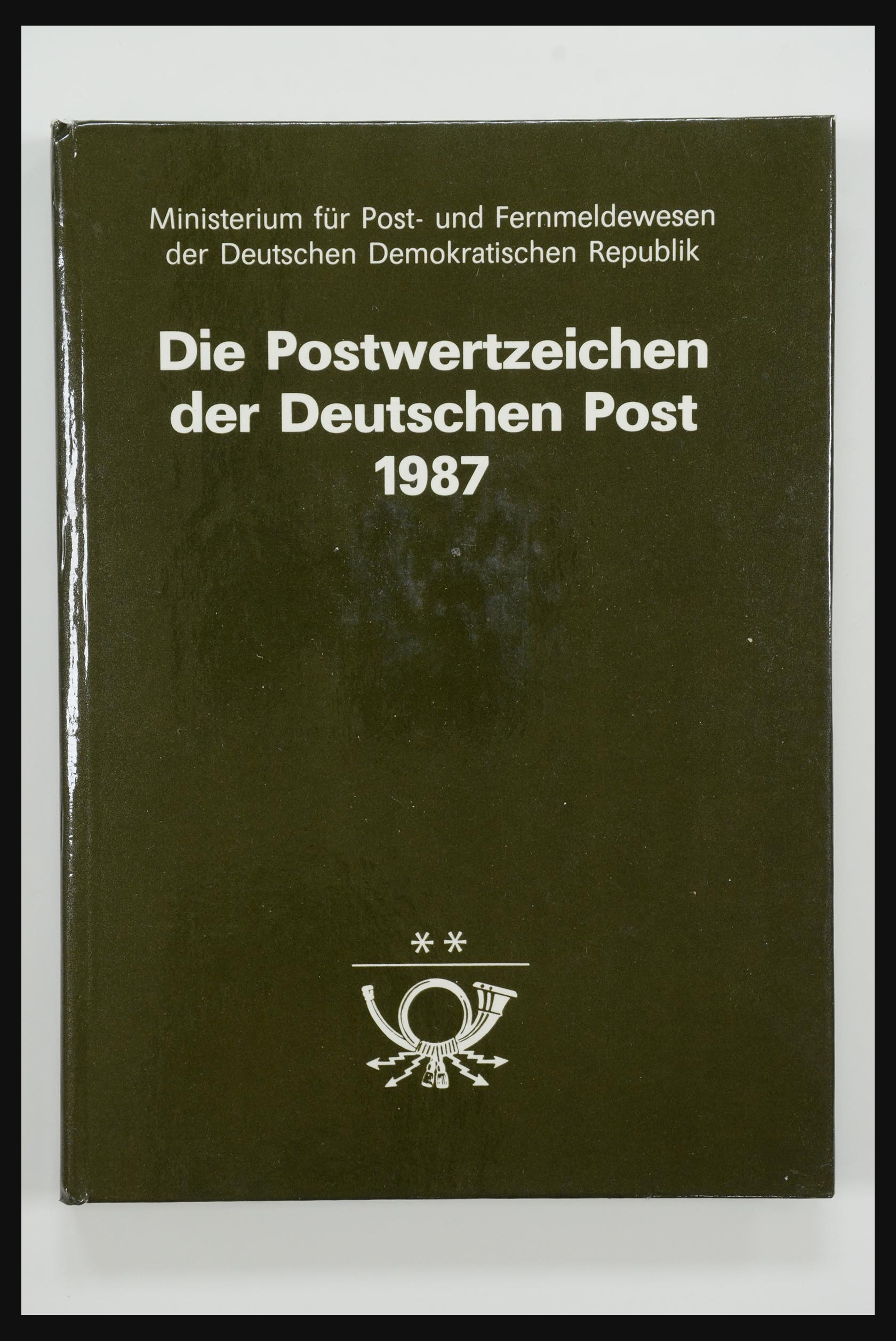 31837 006 - 31837 DDR jaarboeken 1984-1990.