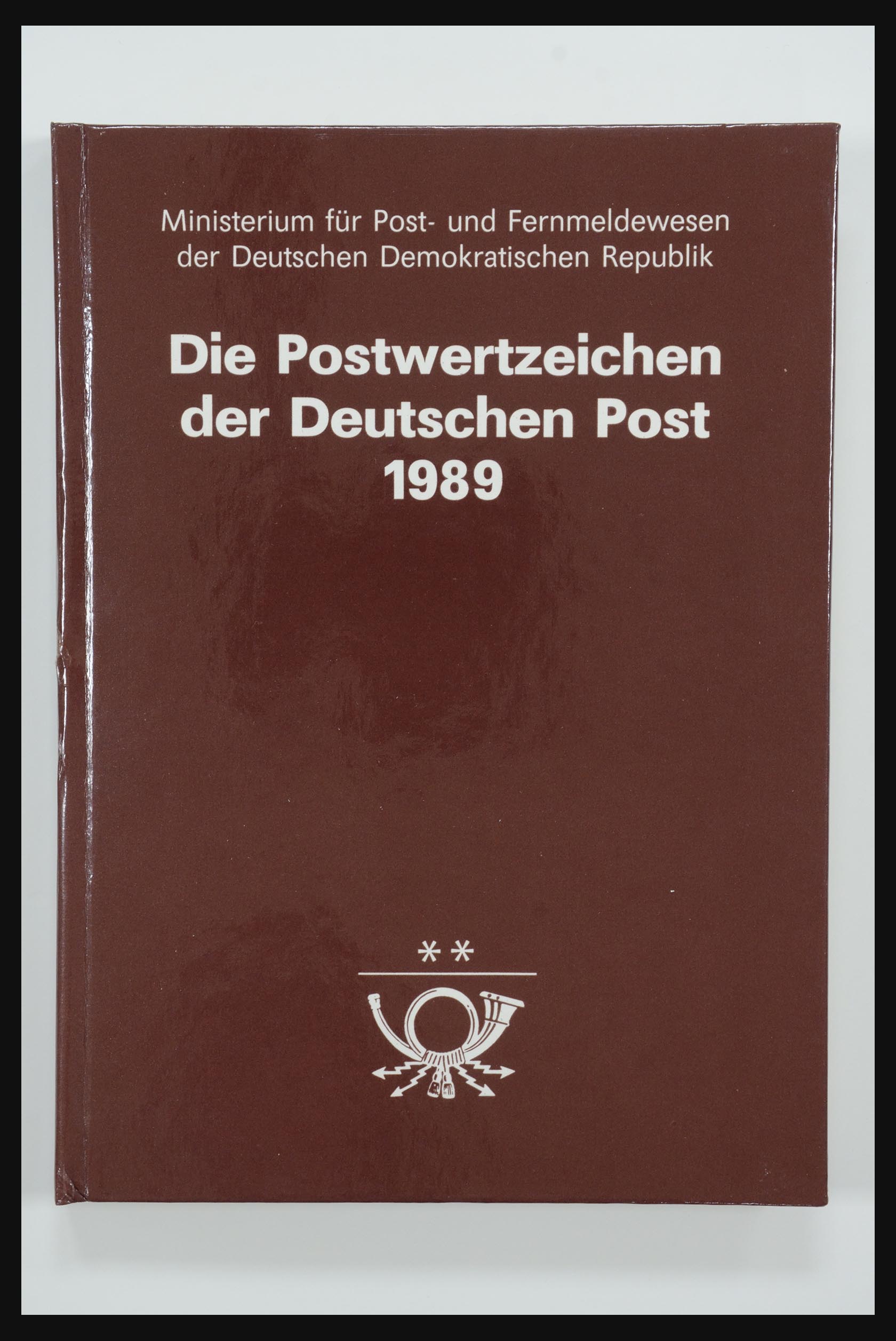 31837 008 - 31837 DDR jaarboeken 1984-1990.