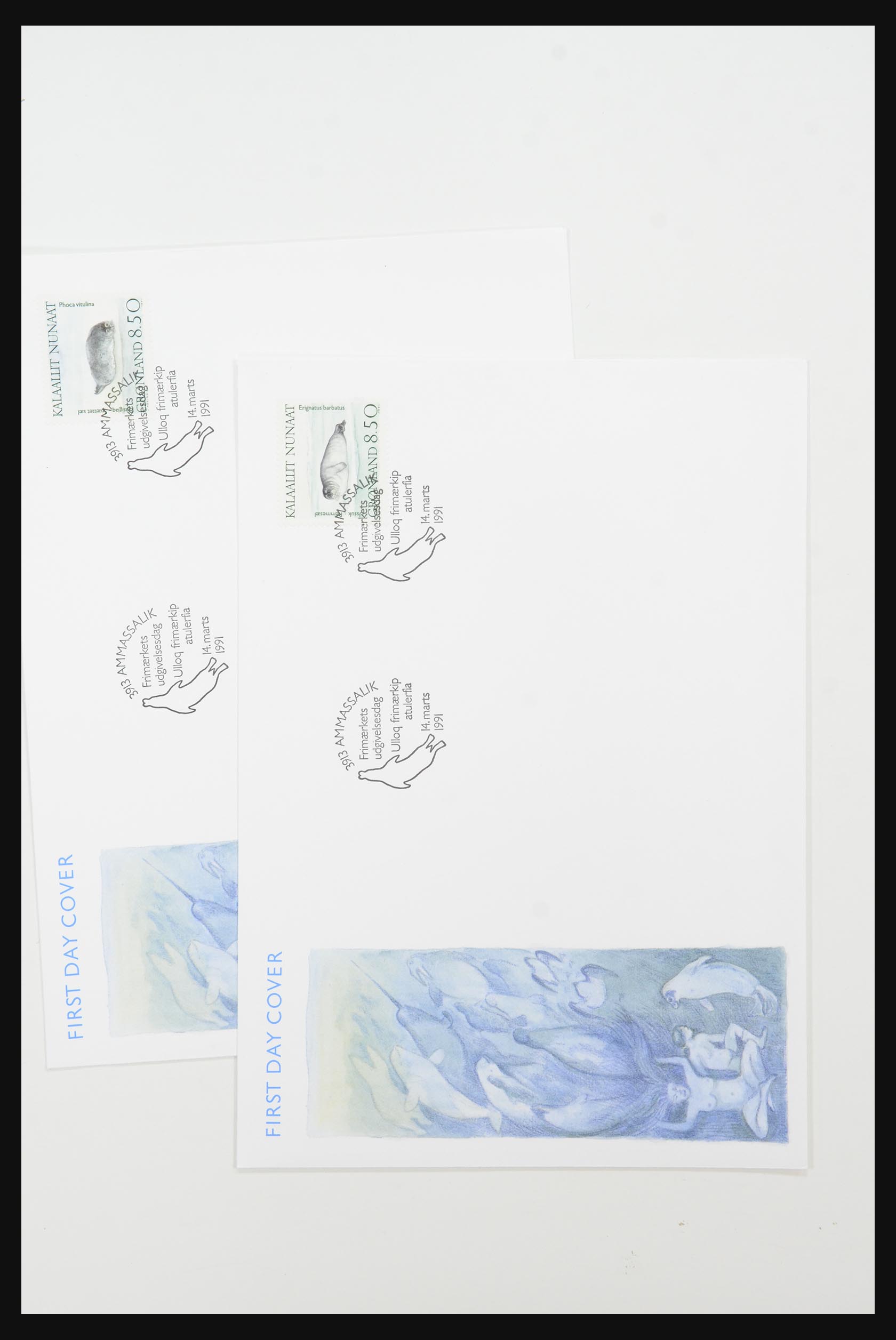 31915 363 - 31915 Western Europe souvenir sheets and stamp booklets on FDC.