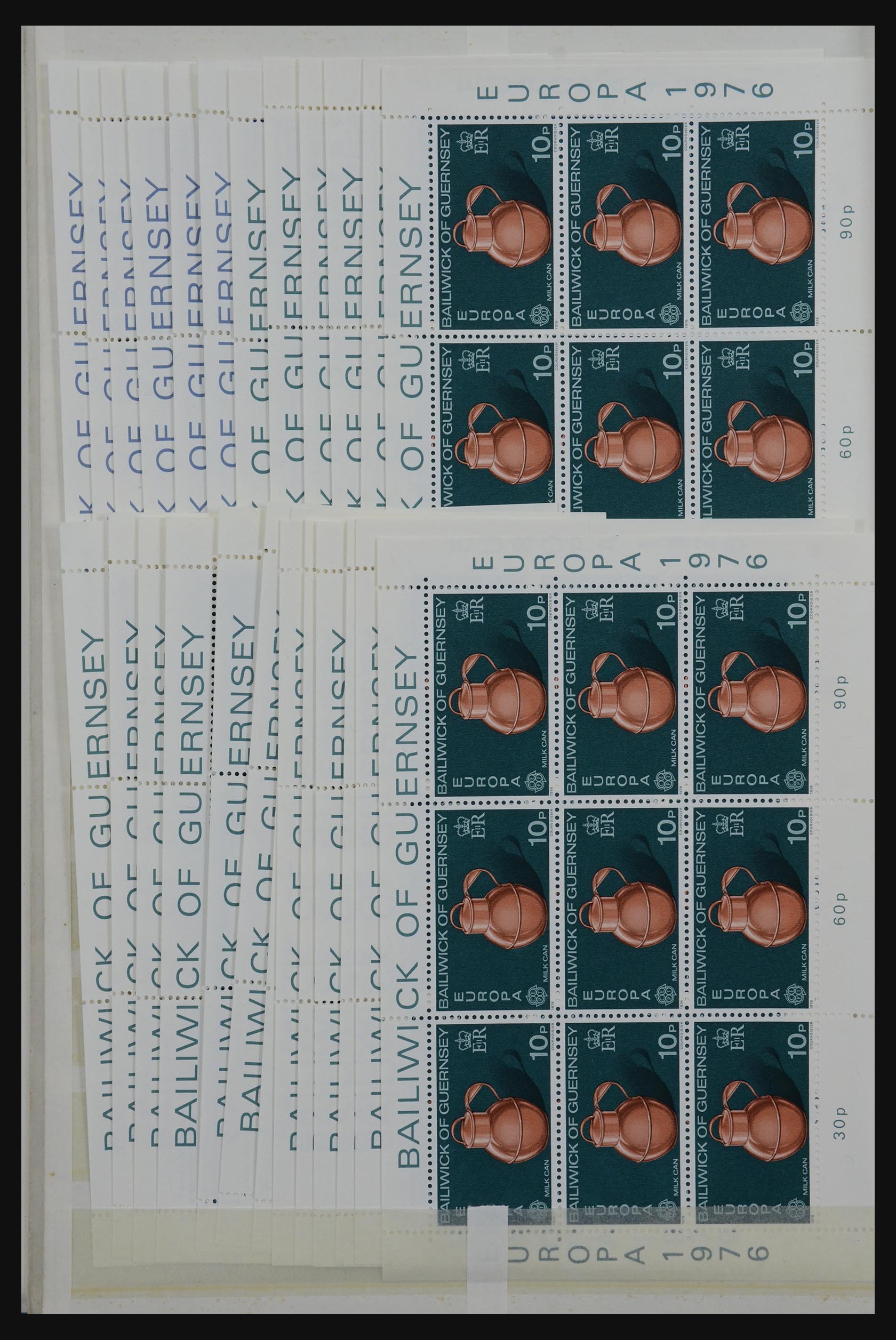 32180 004 - 32180 Guernsey 1972-1992.