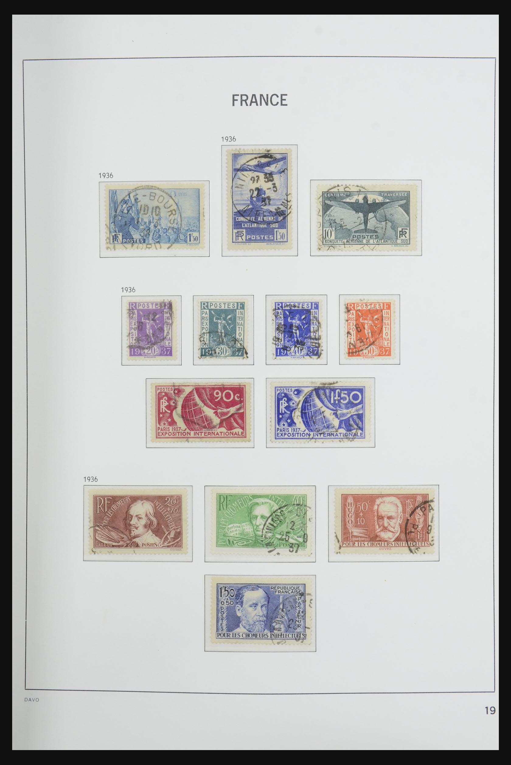 32358 021 - 32358 Frankrijk 1849-1949.