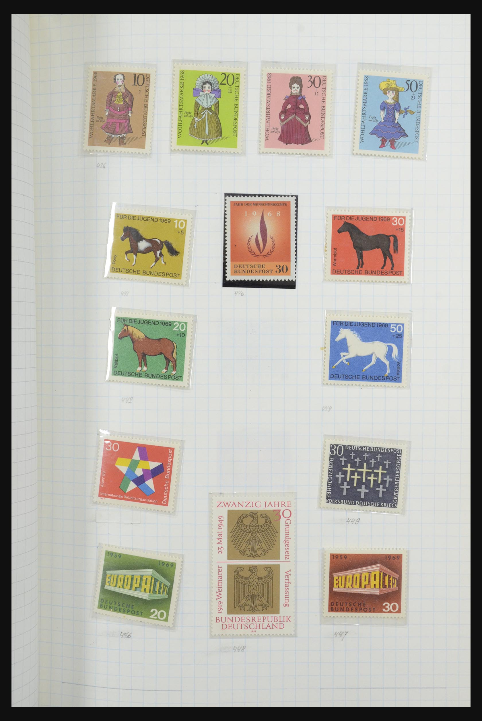 32398 050 - 32398 Bundespost and Berlin 1948-1984.