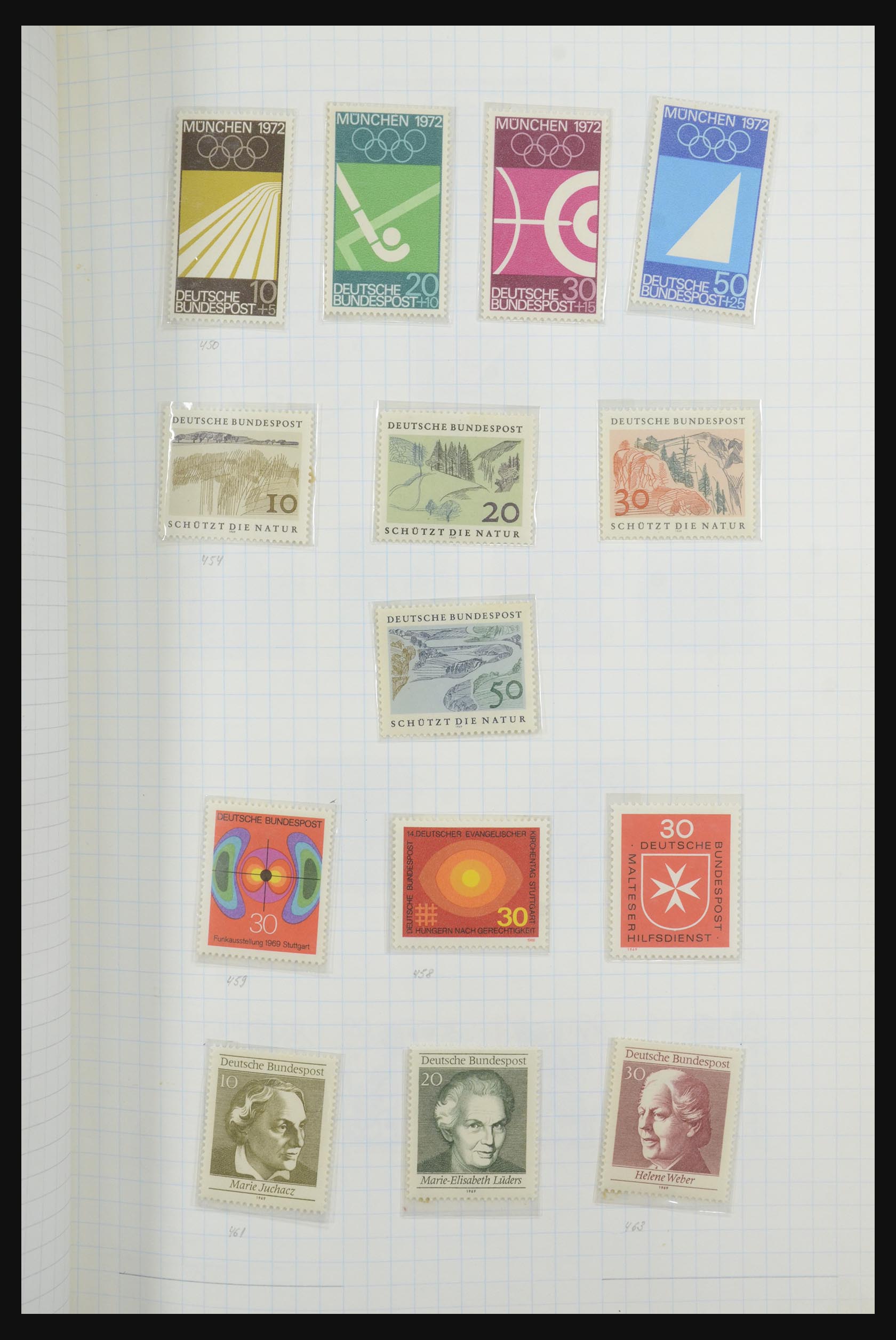32398 052 - 32398 Bundespost and Berlin 1948-1984.