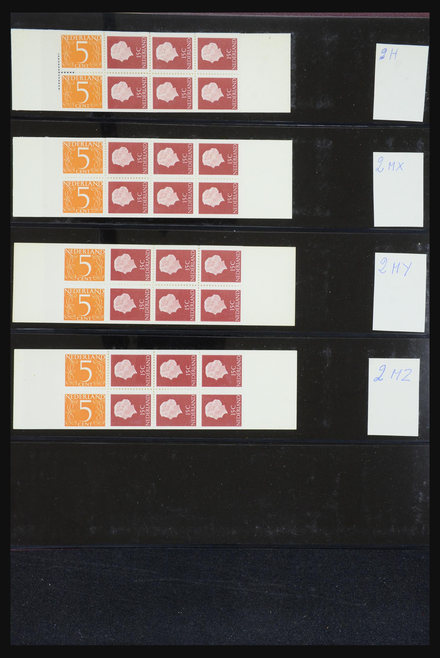 32407 002 - 32407 Netherlands stamp booklets 1964-2003.