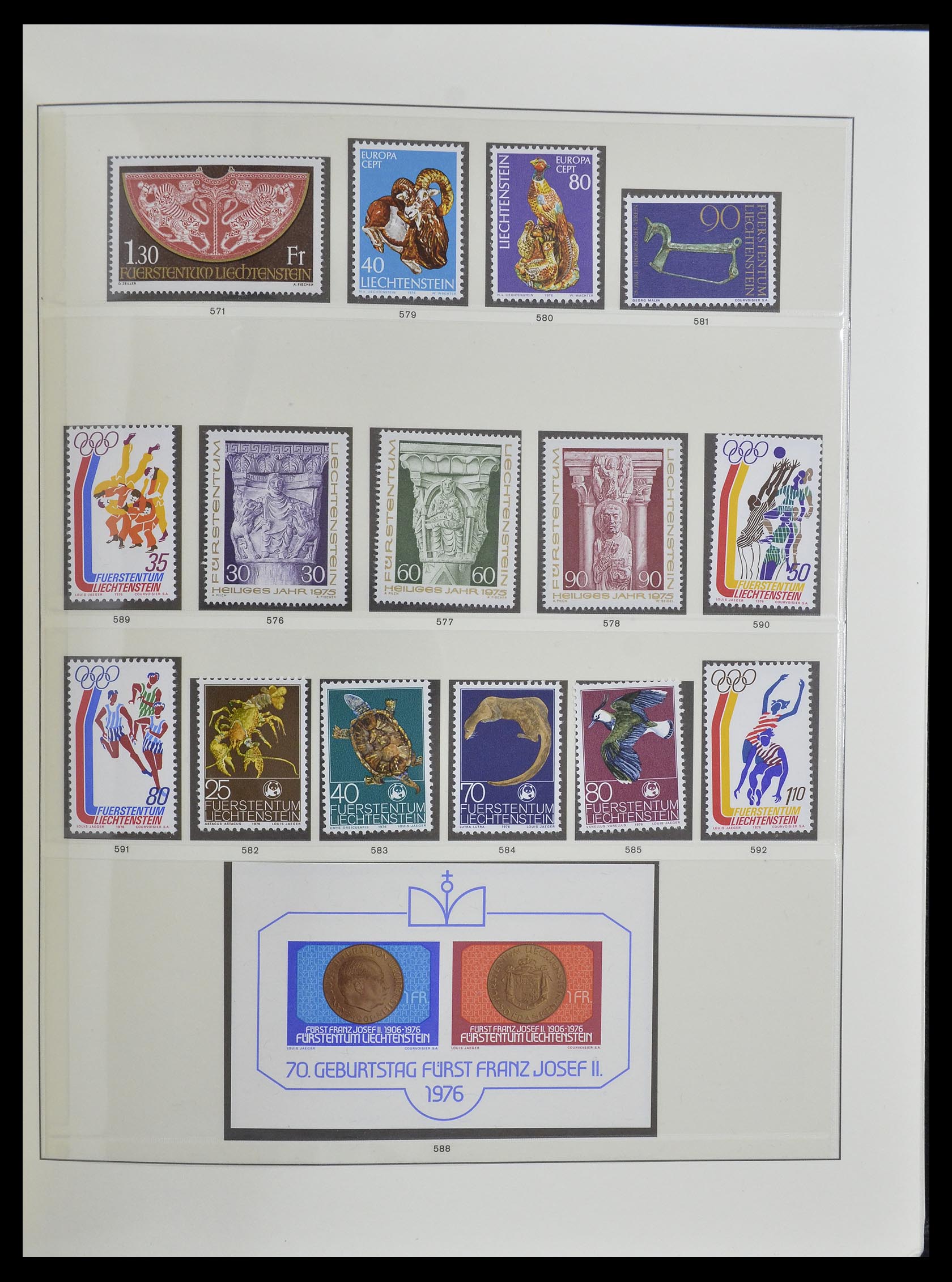 33140 029 - Stamp collection 33140 Liechtenstein 1912-1990.