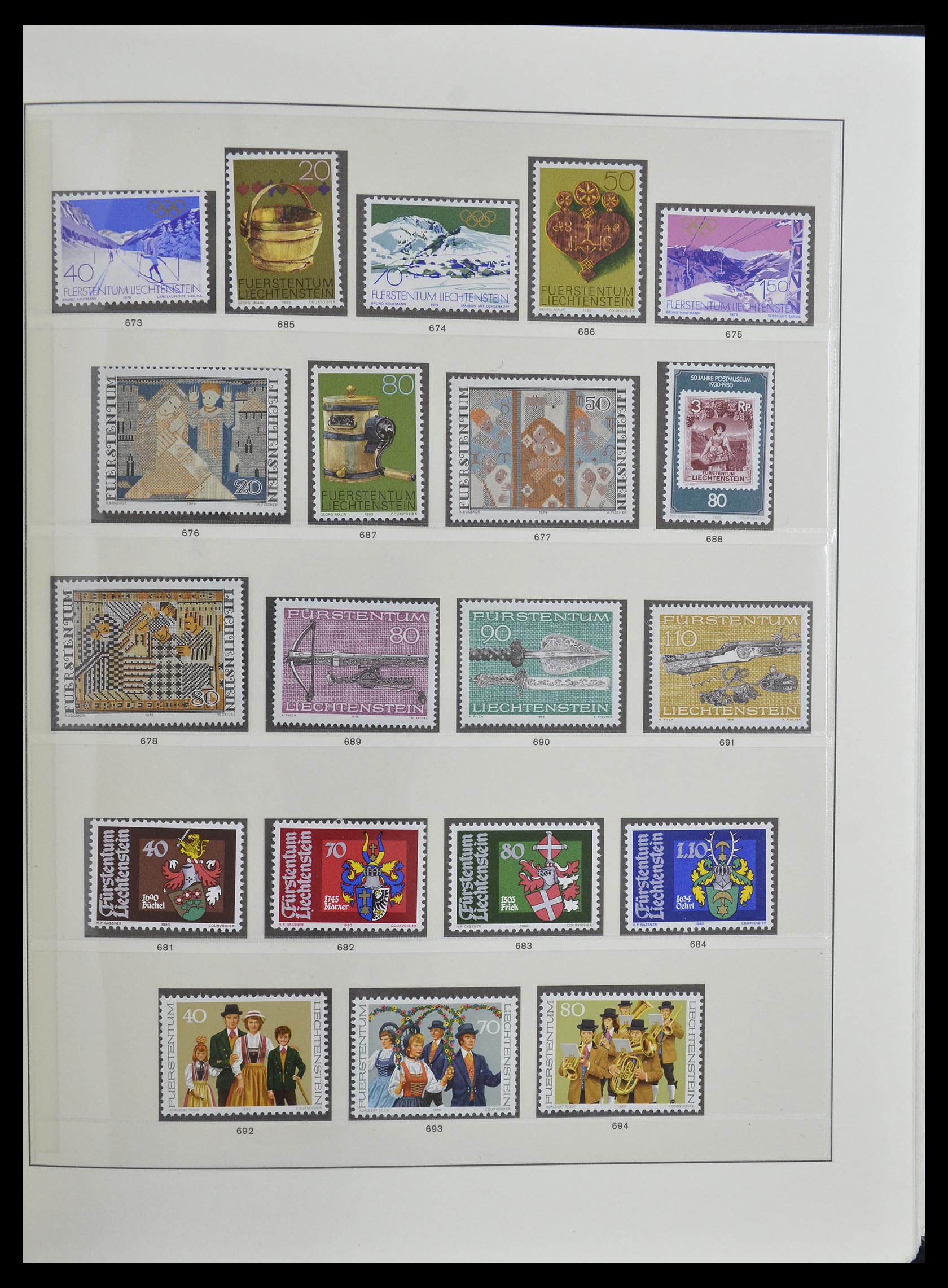33140 034 - Stamp collection 33140 Liechtenstein 1912-1990.