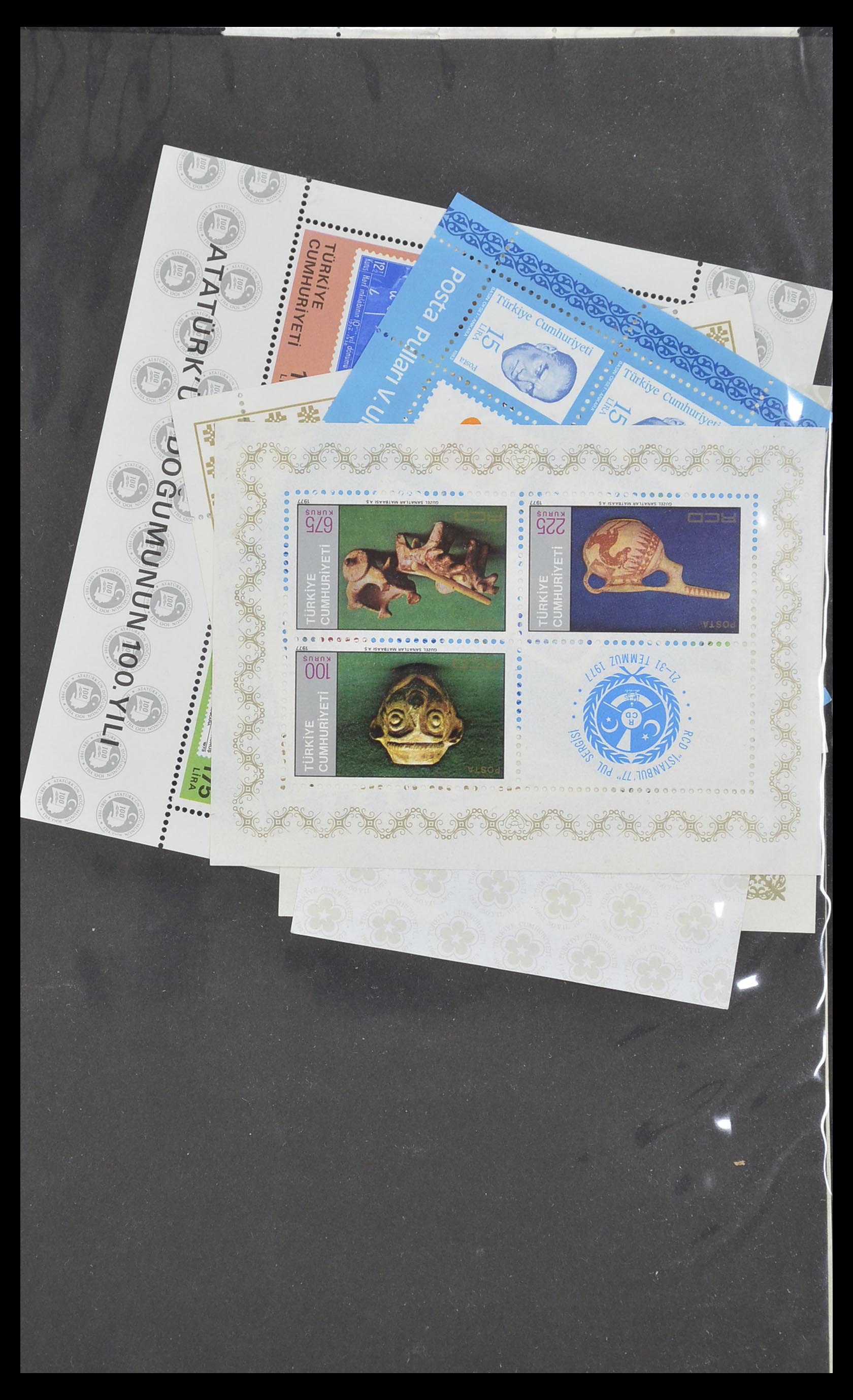 33173 075 - Stamp collection 33173 Turkey 1920-1990.