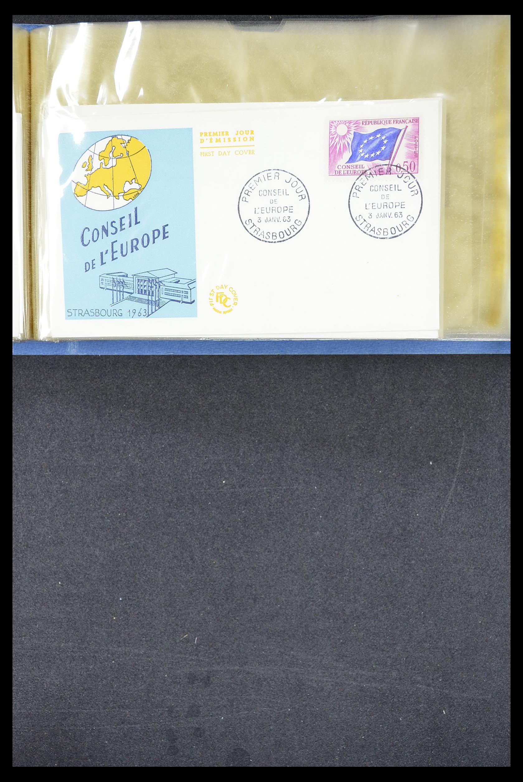 33194 1062 - Postzegelverzameling 33194 Wereld uitzoekdoos 1880-1980.
