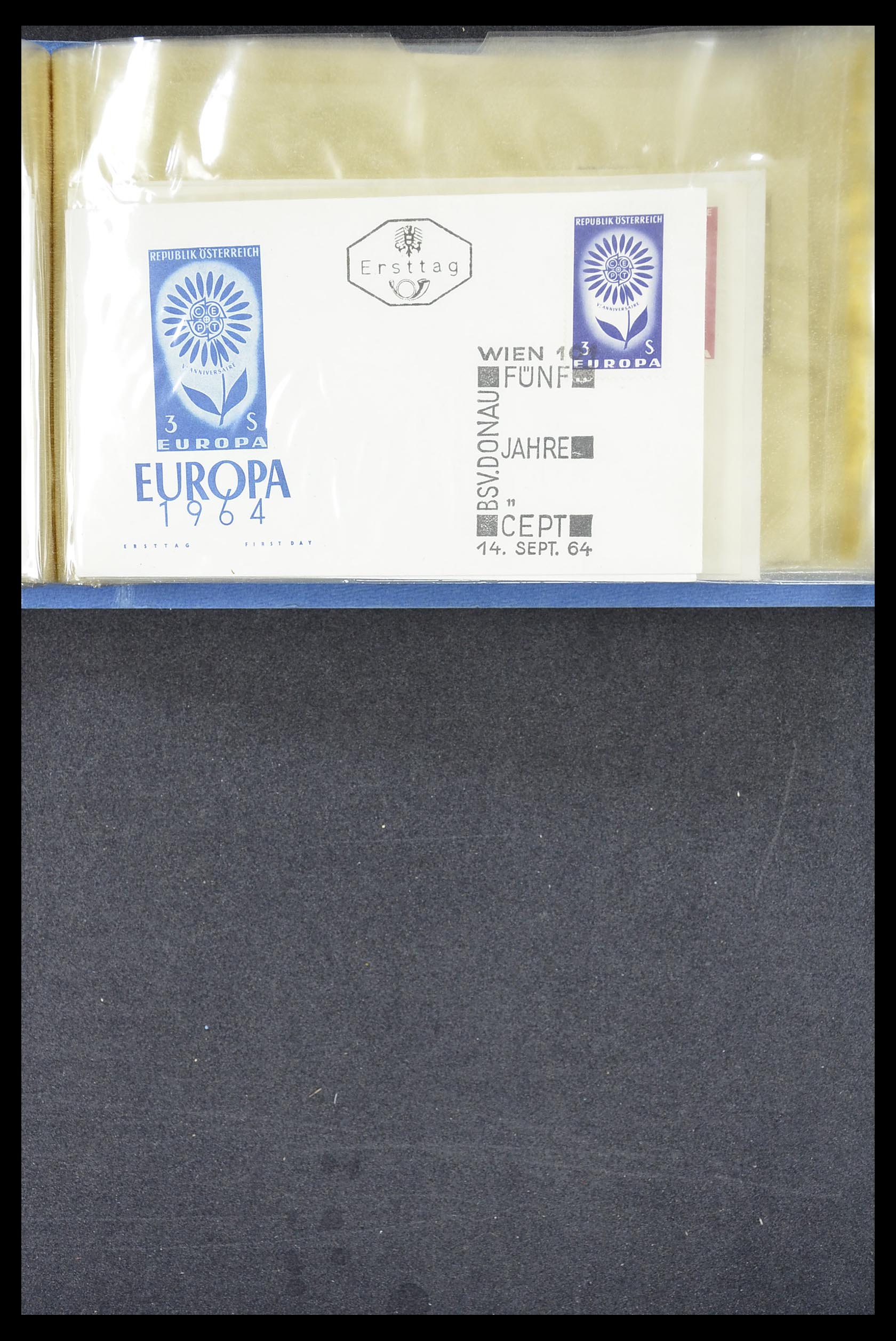 33194 1063 - Postzegelverzameling 33194 Wereld uitzoekdoos 1880-1980.