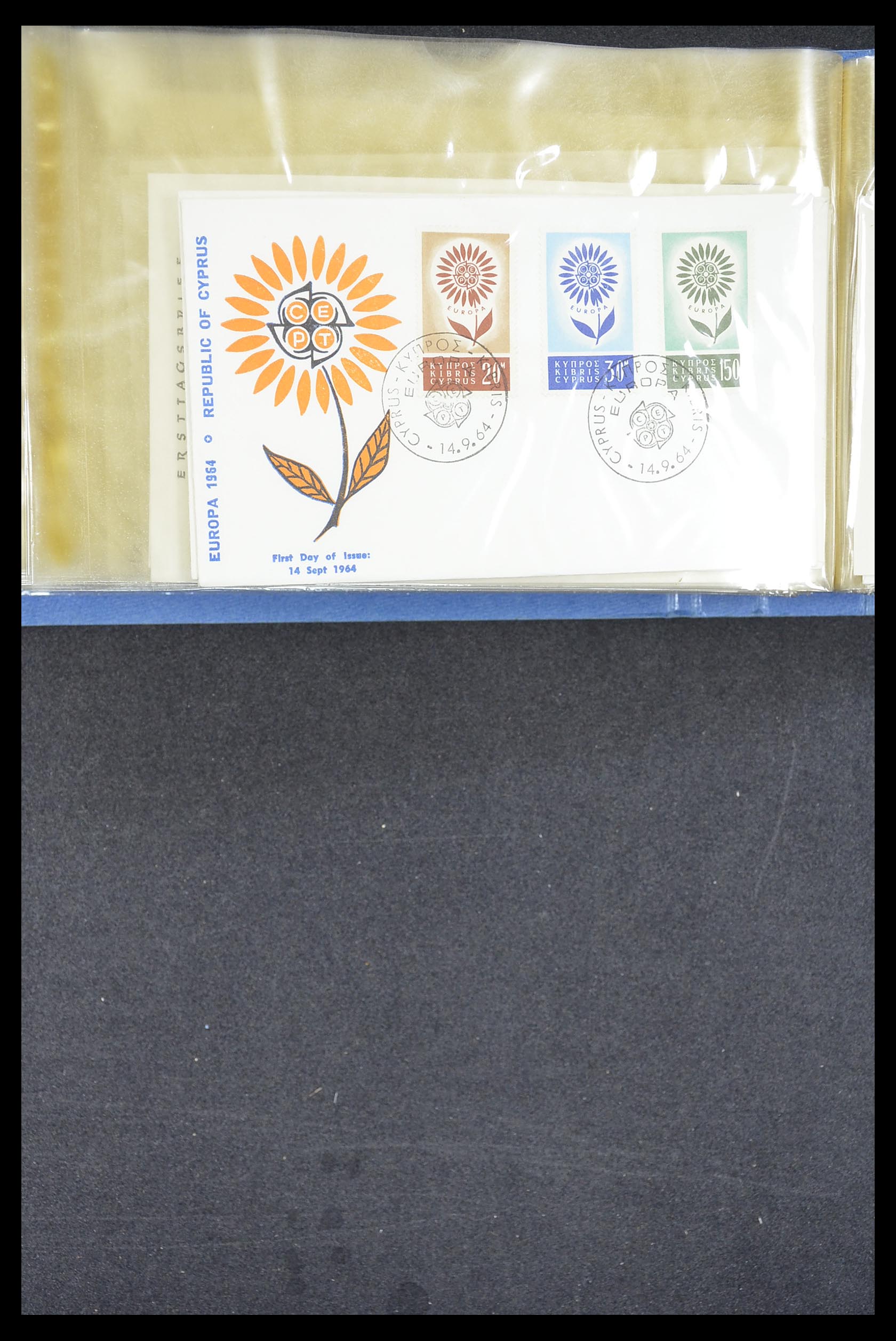 33194 1065 - Postzegelverzameling 33194 Wereld uitzoekdoos 1880-1980.