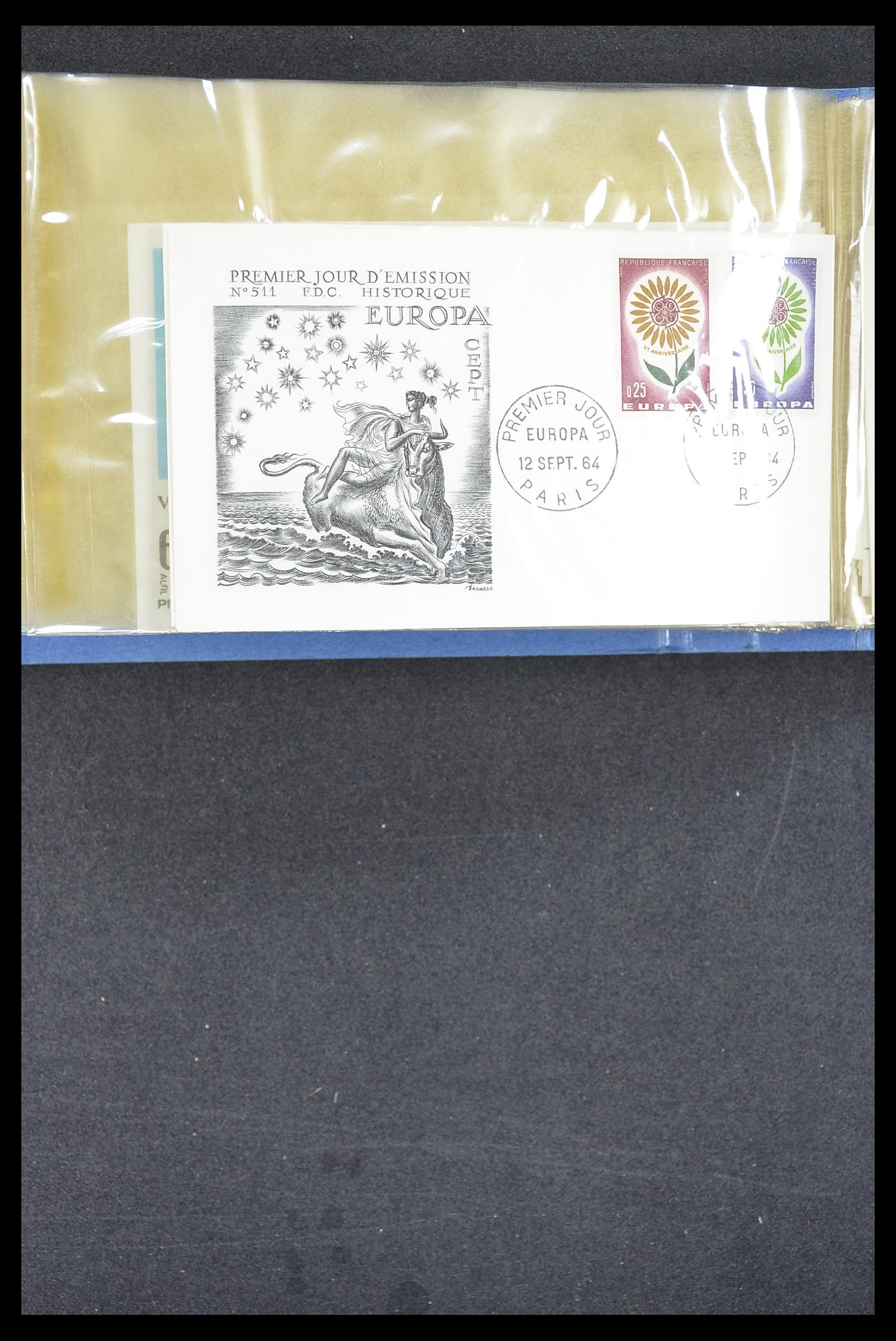 33194 1069 - Postzegelverzameling 33194 Wereld uitzoekdoos 1880-1980.