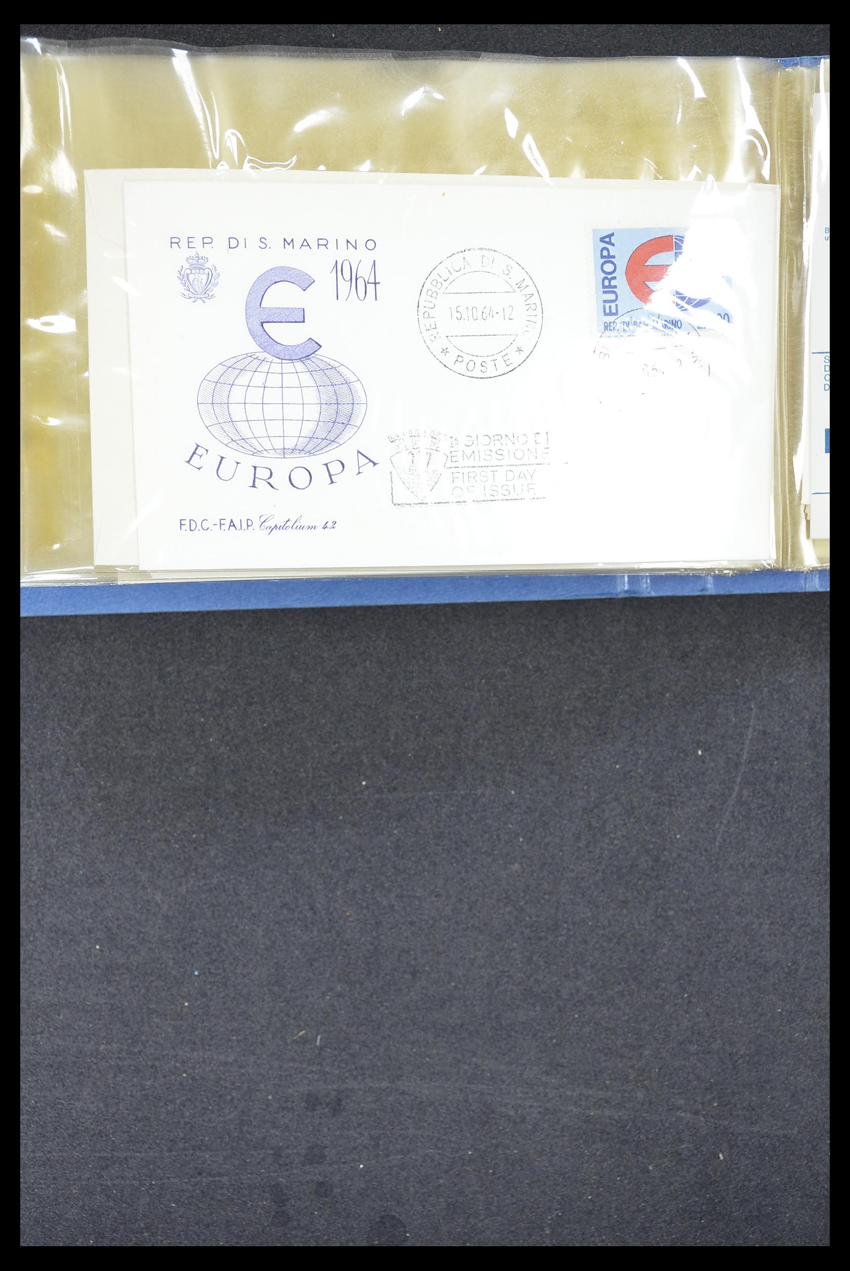 33194 1072 - Postzegelverzameling 33194 Wereld uitzoekdoos 1880-1980.