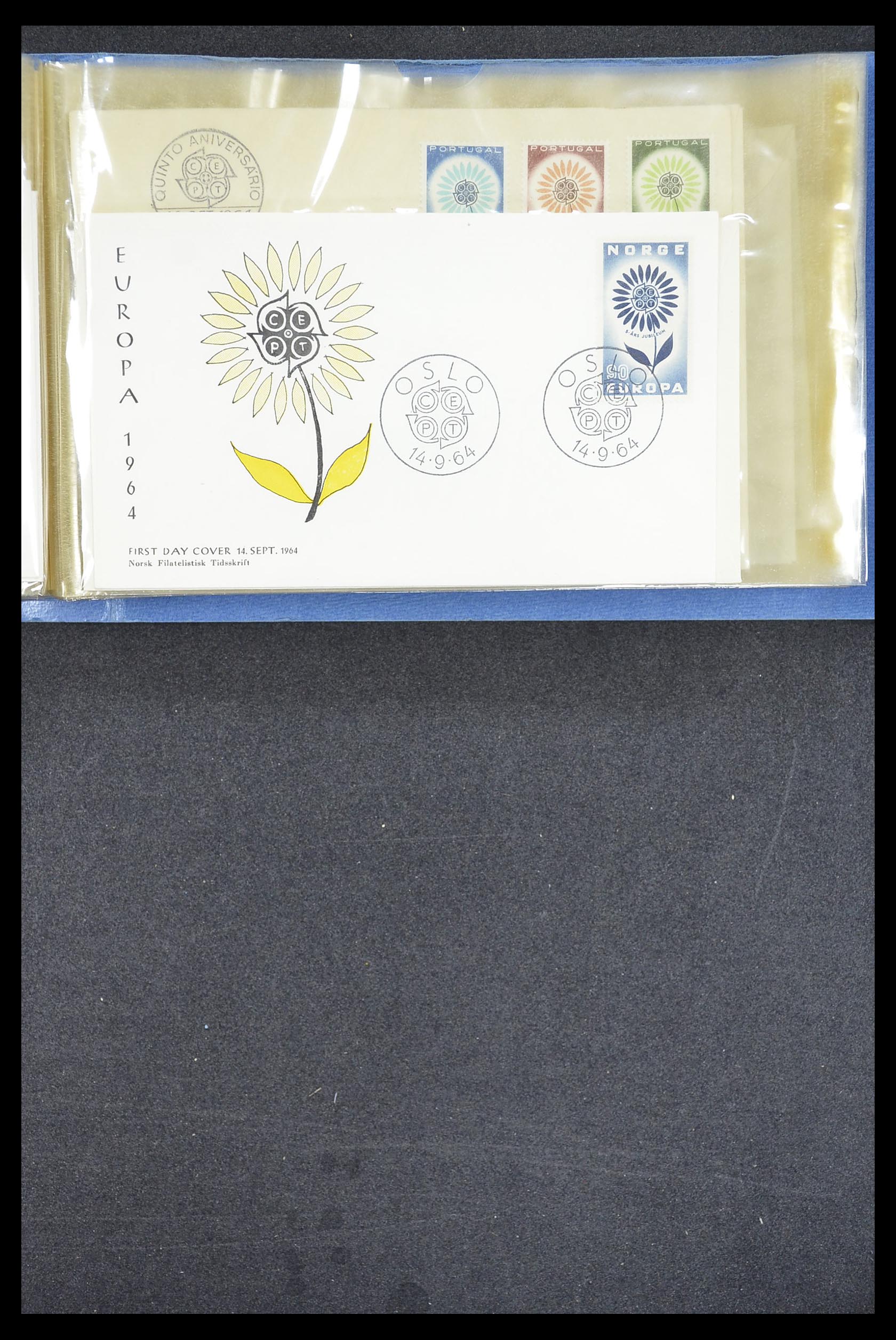 33194 1079 - Postzegelverzameling 33194 Wereld uitzoekdoos 1880-1980.