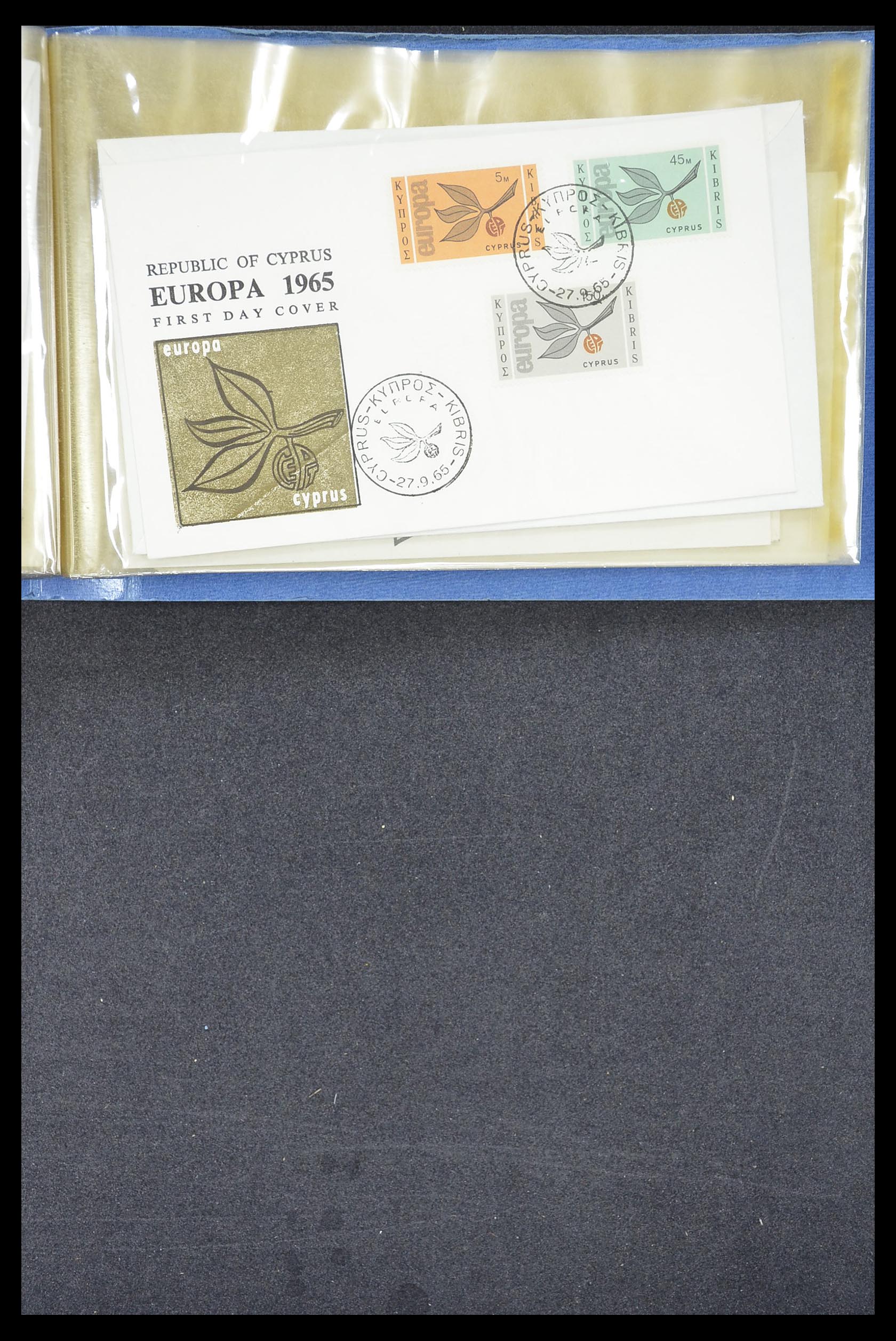 33194 1084 - Postzegelverzameling 33194 Wereld uitzoekdoos 1880-1980.