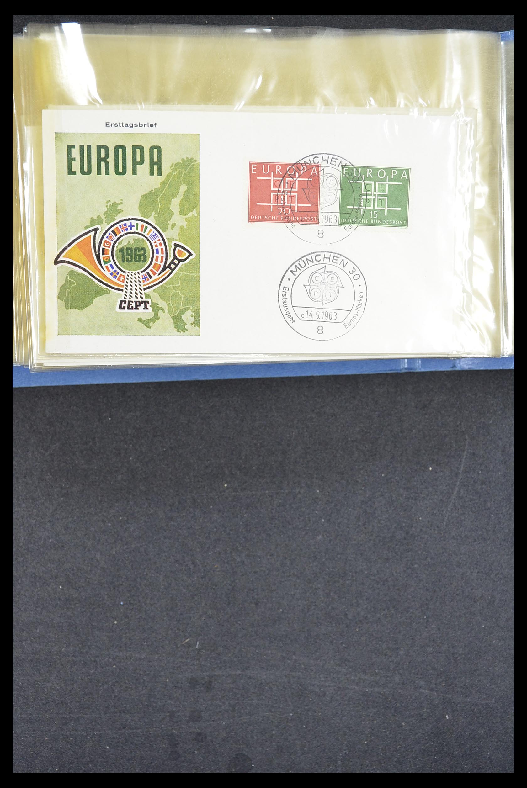 33194 1094 - Postzegelverzameling 33194 Wereld uitzoekdoos 1880-1980.