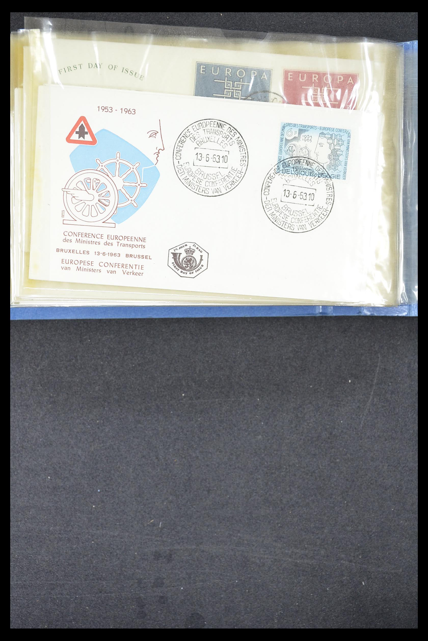 33194 1101 - Postzegelverzameling 33194 Wereld uitzoekdoos 1880-1980.