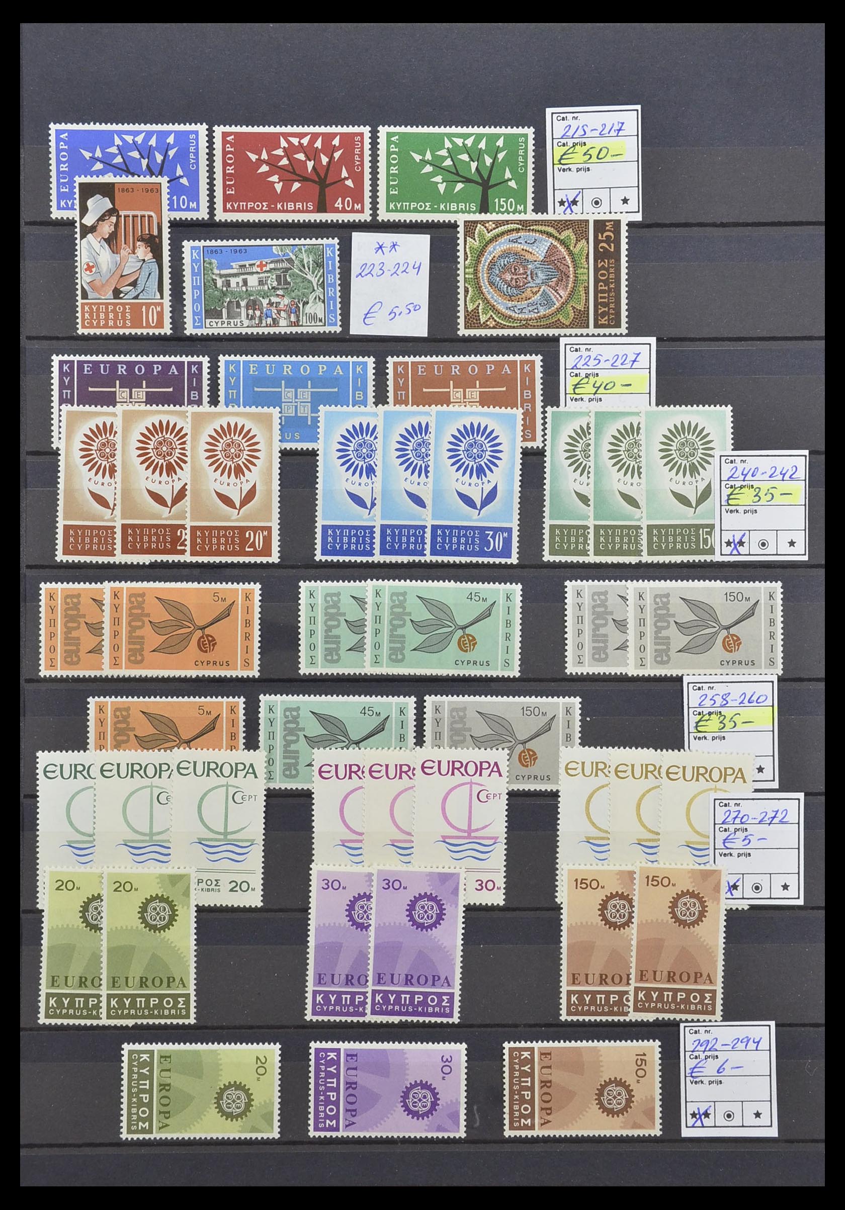 33217 010 - Postzegelverzameling 33185 IJsland 1882-1989.