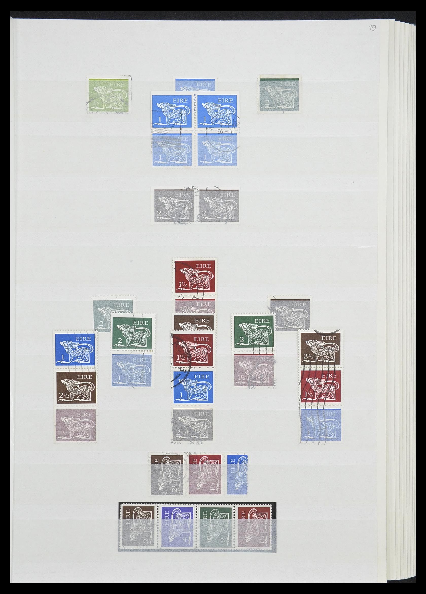 33228 019 - Stamp collection 33228 Ireland 1922-2001.