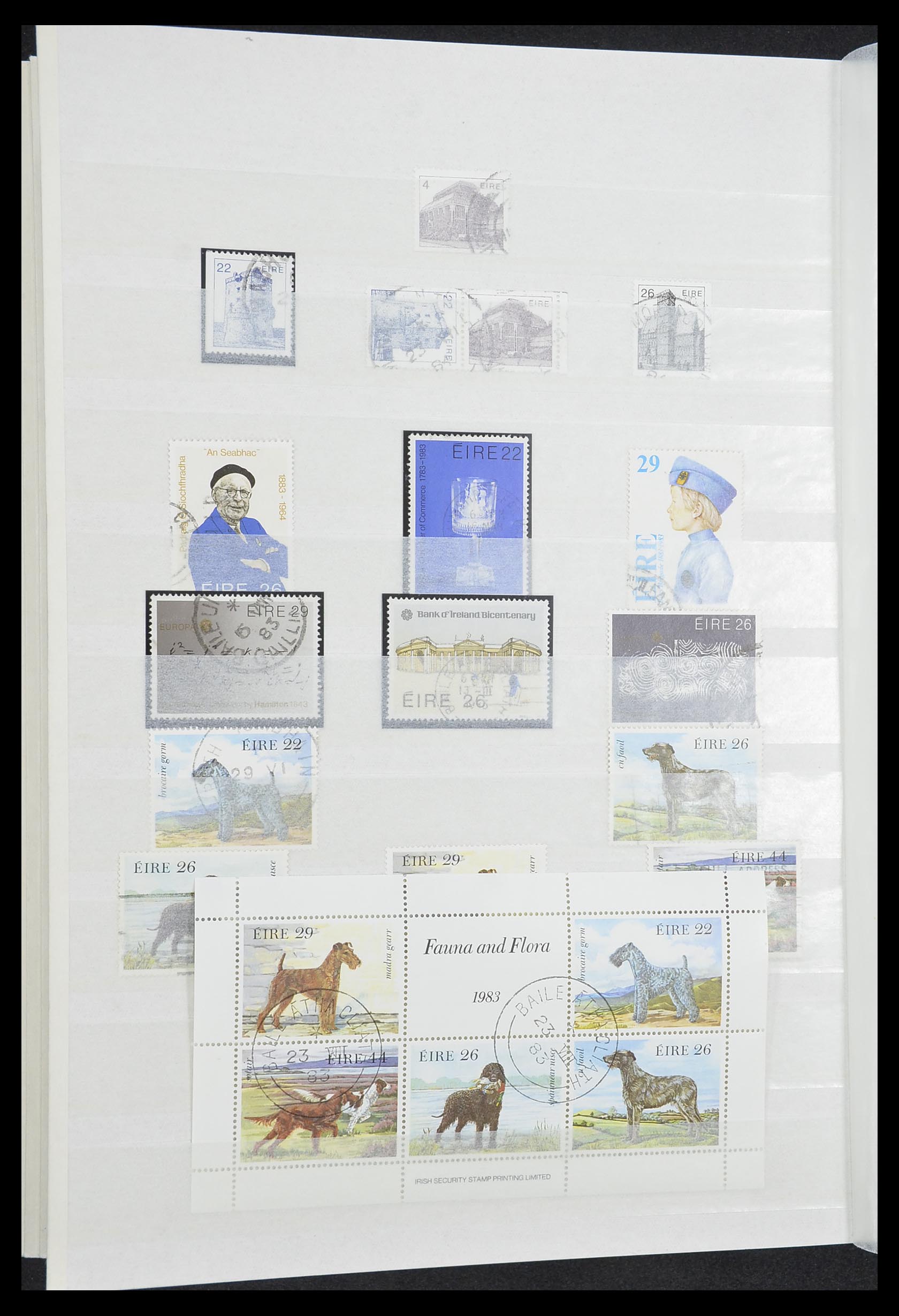 33228 034 - Postzegelverzameling 33228 Ierland 1922-2001.