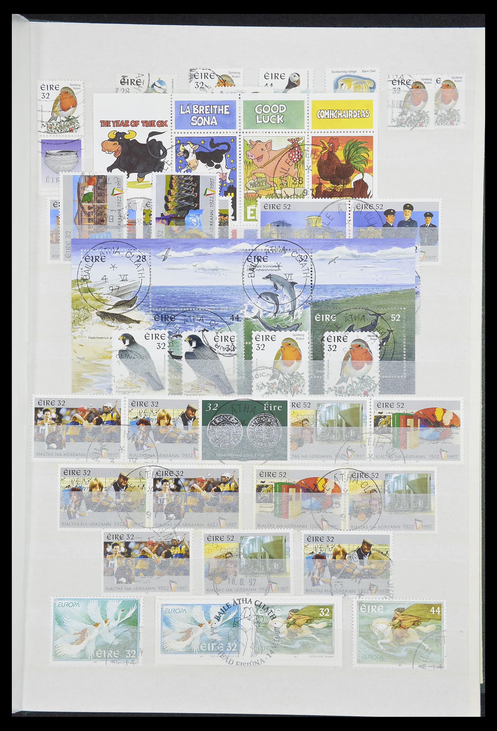 33228 053 - Postzegelverzameling 33228 Ierland 1922-2001.