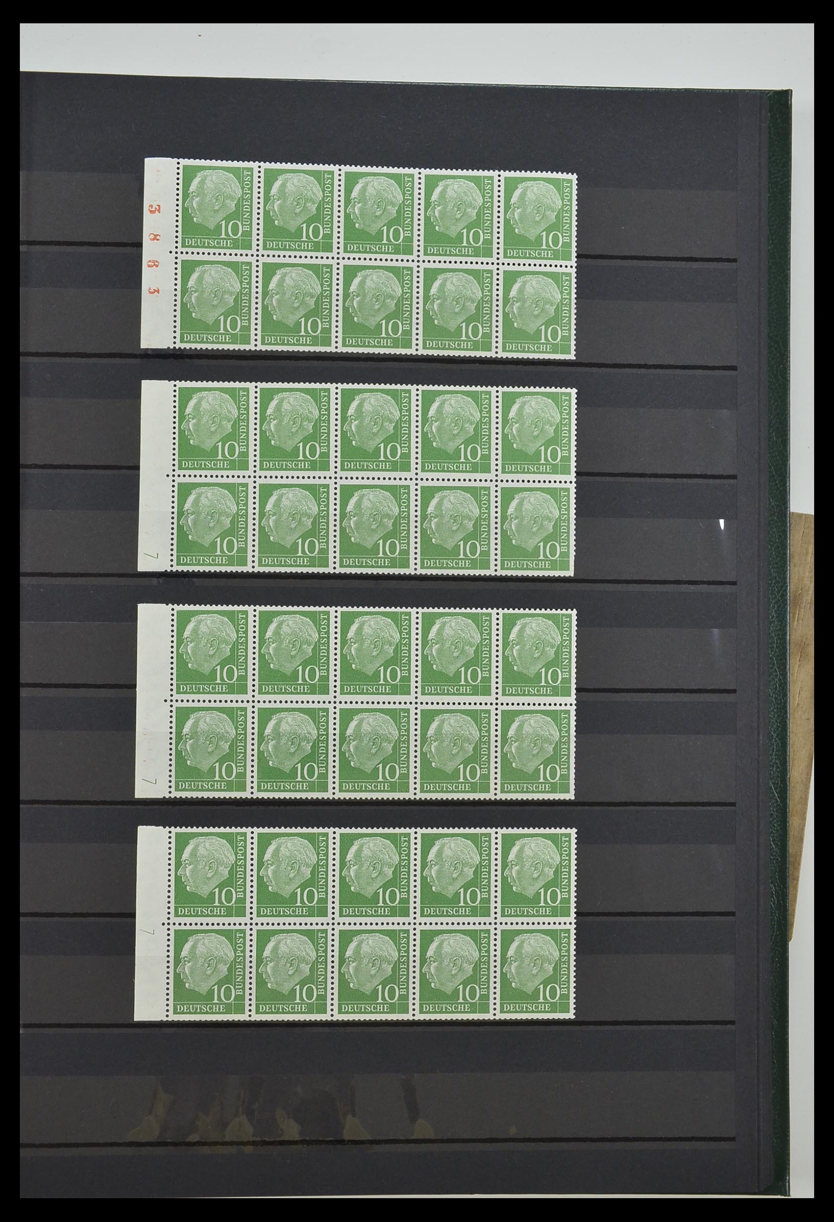 33275 041 - Postzegelverzameling 33275 Bundespost combinaties 1951-1960.