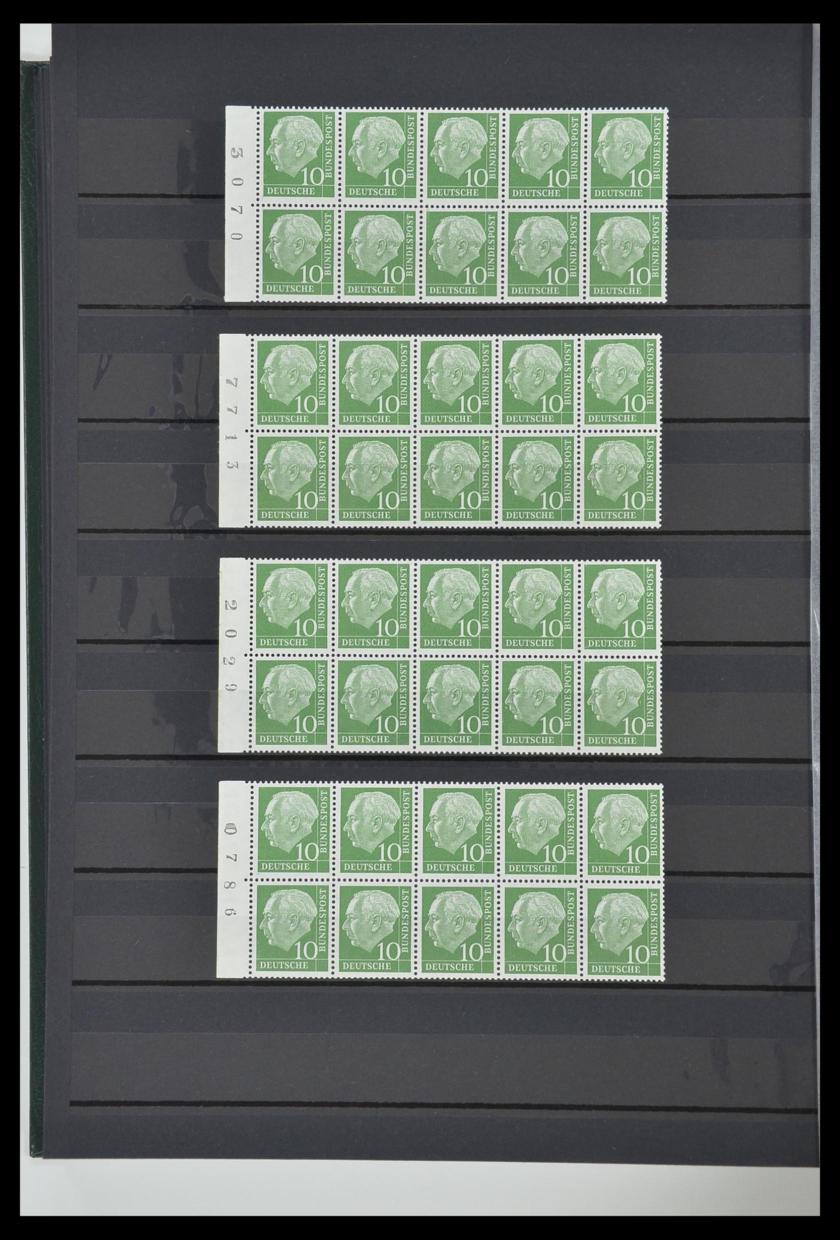 33275 042 - Postzegelverzameling 33275 Bundespost combinaties 1951-1960.