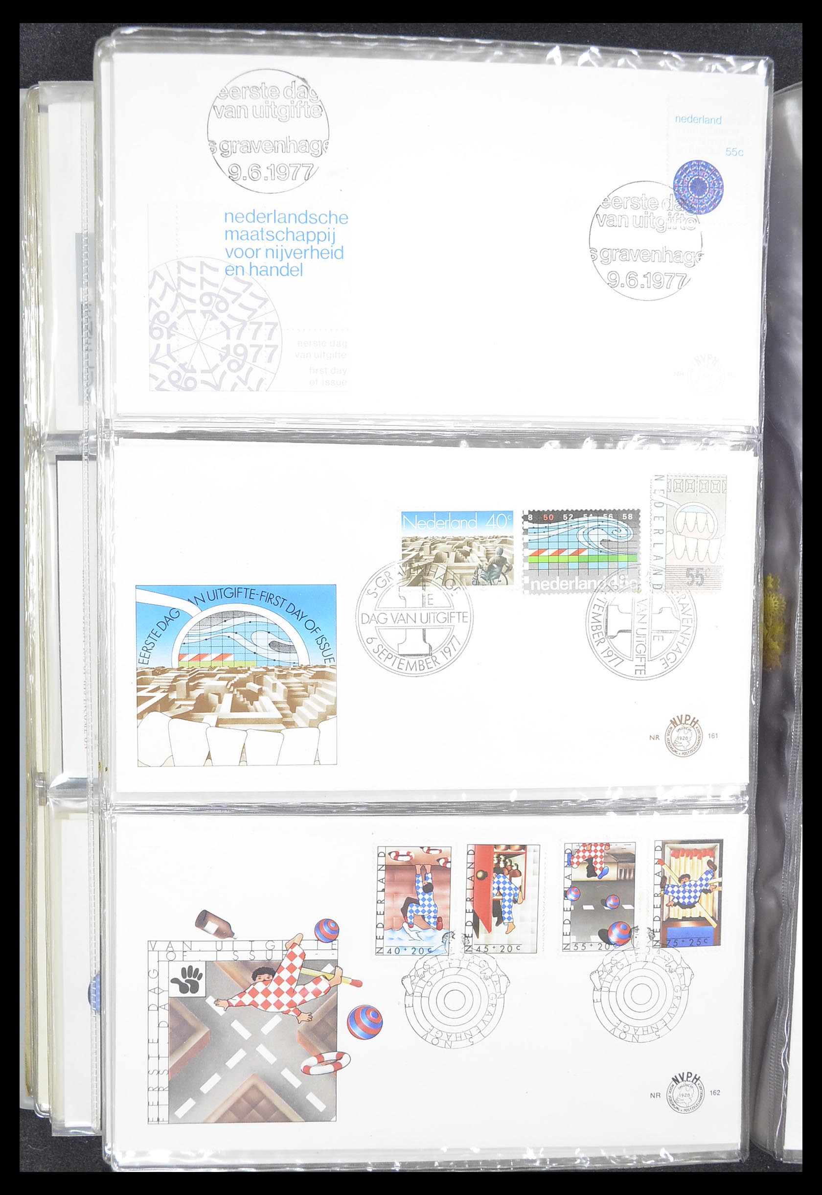 33369 056 - Stamp collection 33369 Netherlands FDC's 1950-1989.