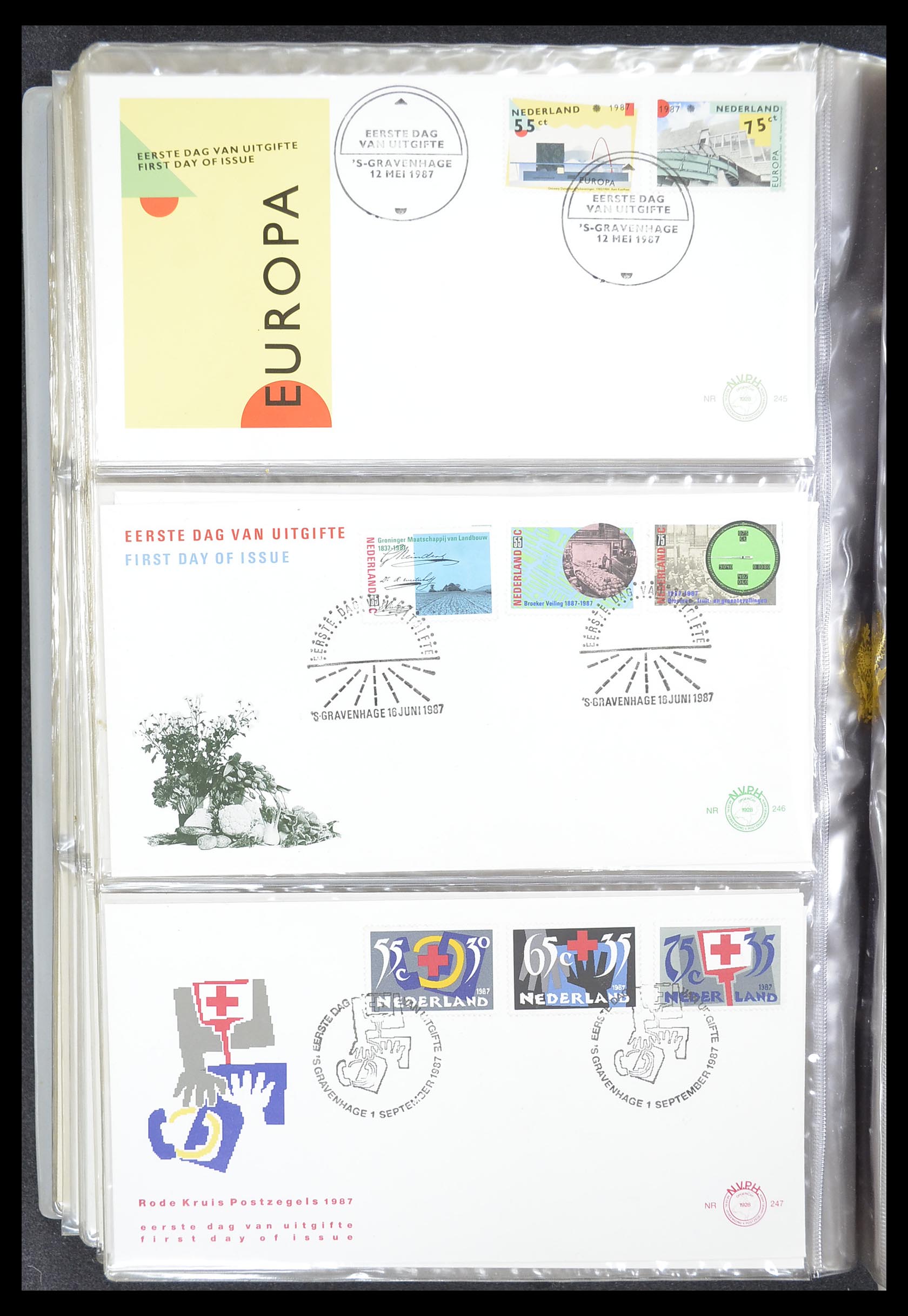 33369 090 - Stamp collection 33369 Netherlands FDC's 1950-1989.