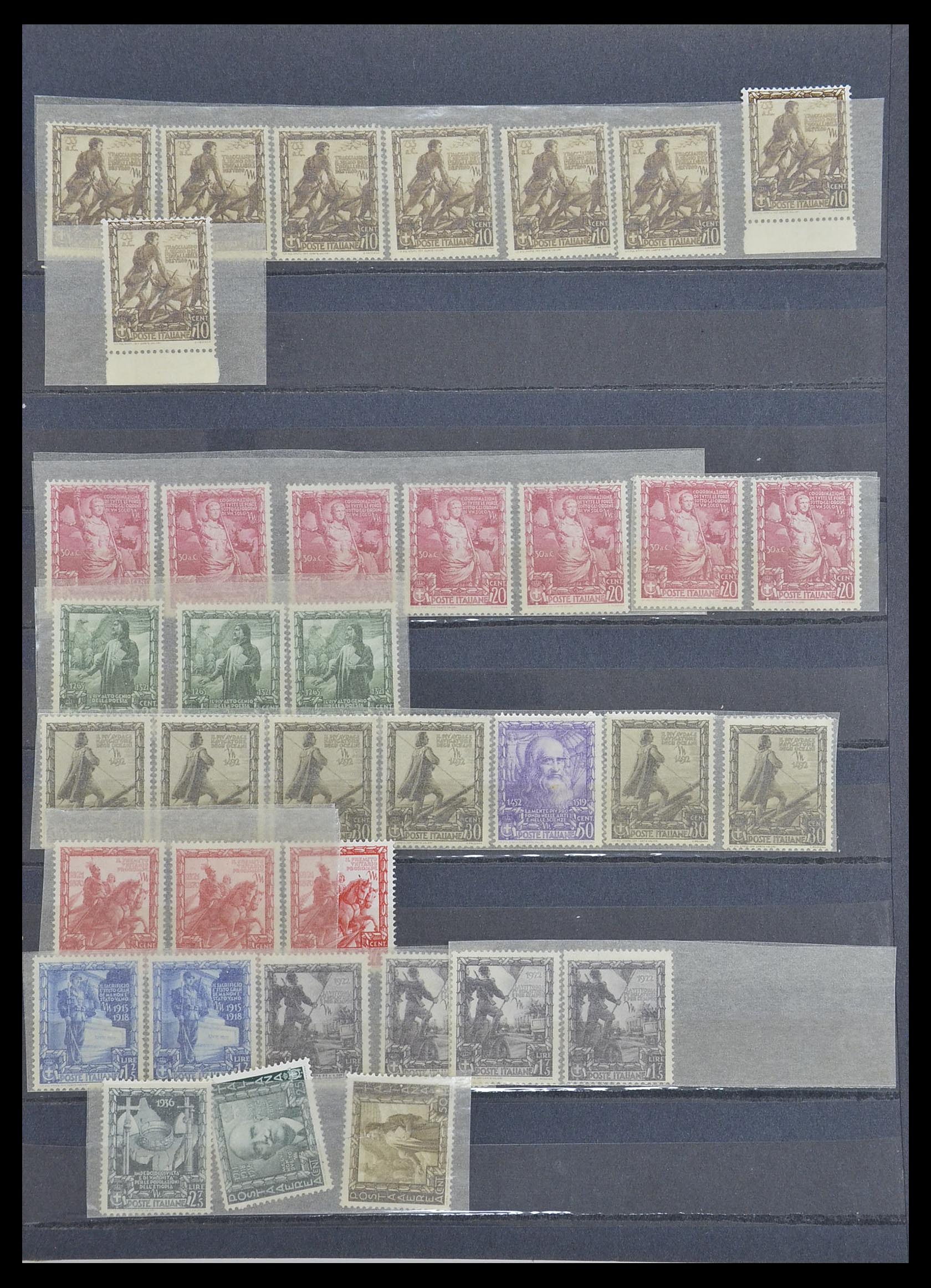 33390 032 - Postzegelverzameling 33390 Italië 1900-1950.