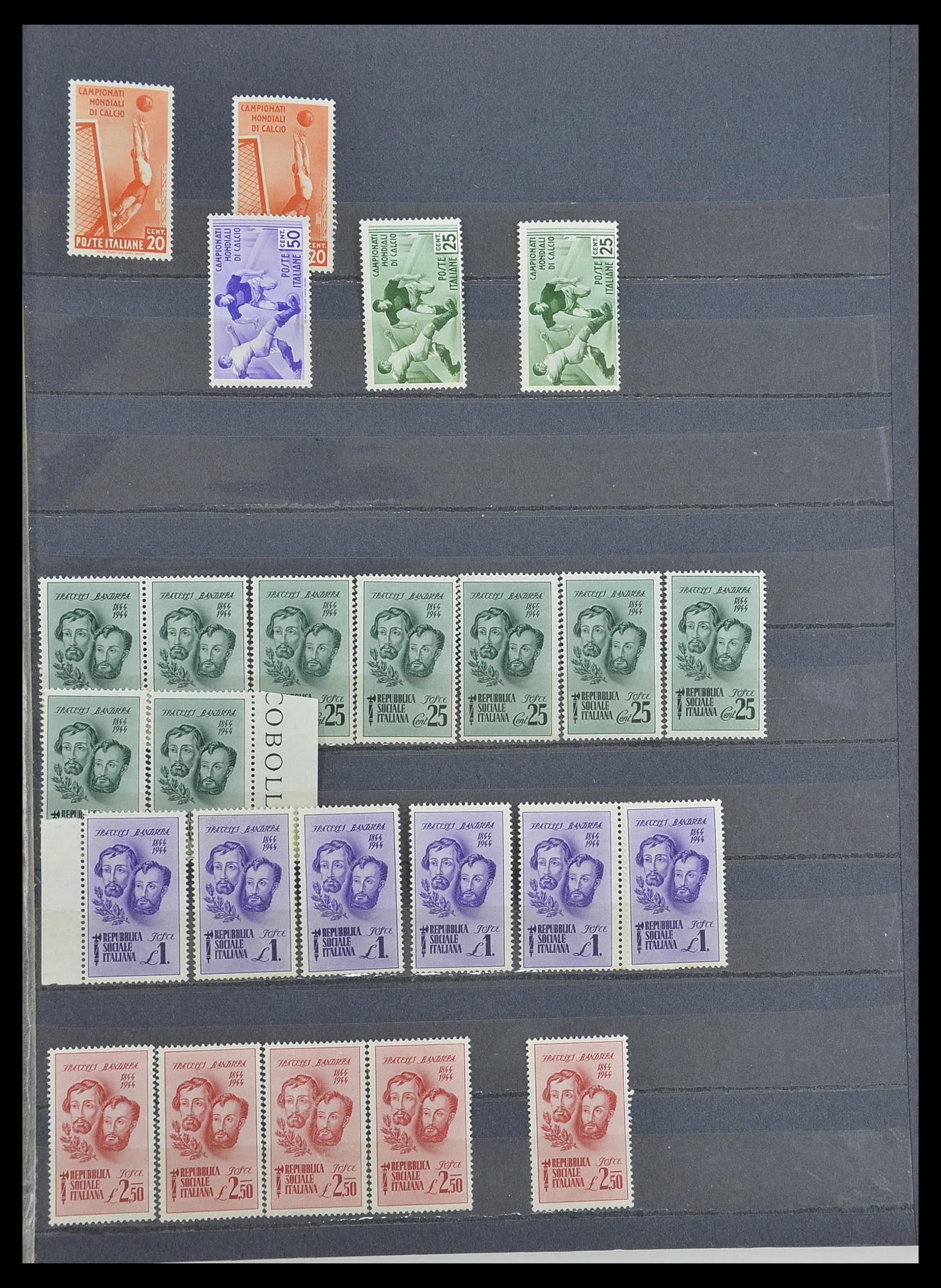 33390 045 - Postzegelverzameling 33390 Italië 1900-1950.