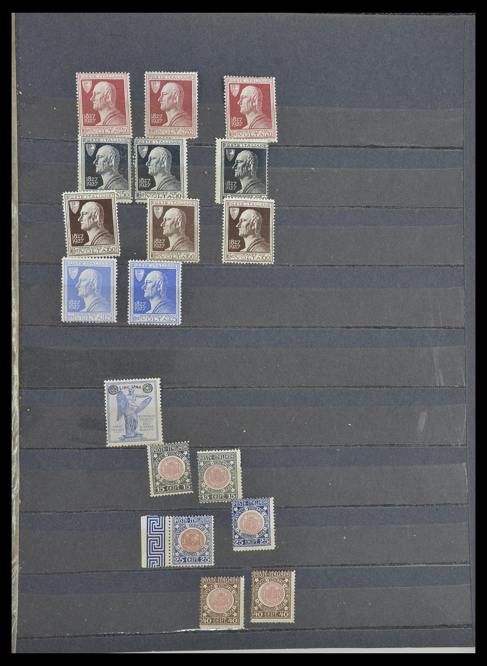 33390 048 - Postzegelverzameling 33390 Italië 1900-1950.
