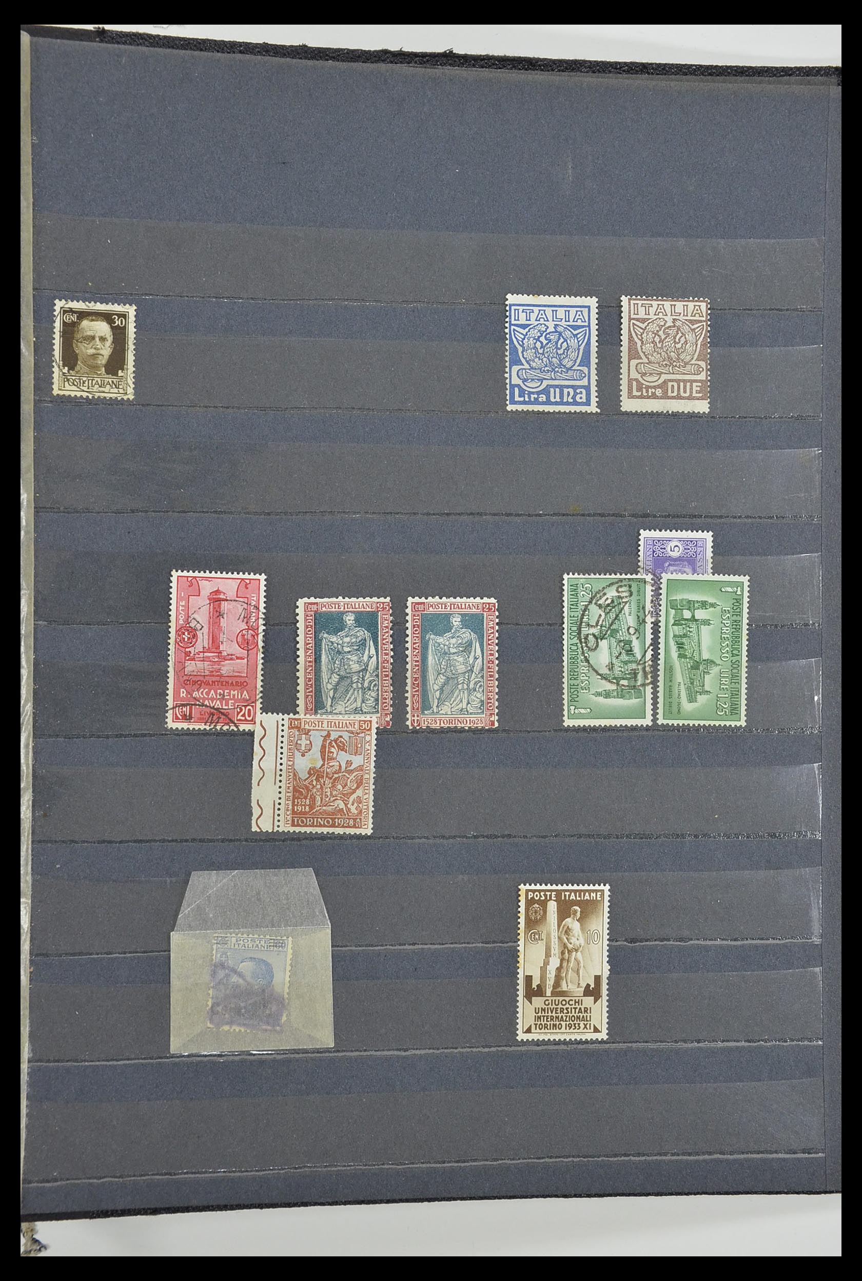 33390 052 - Postzegelverzameling 33390 Italië 1900-1950.
