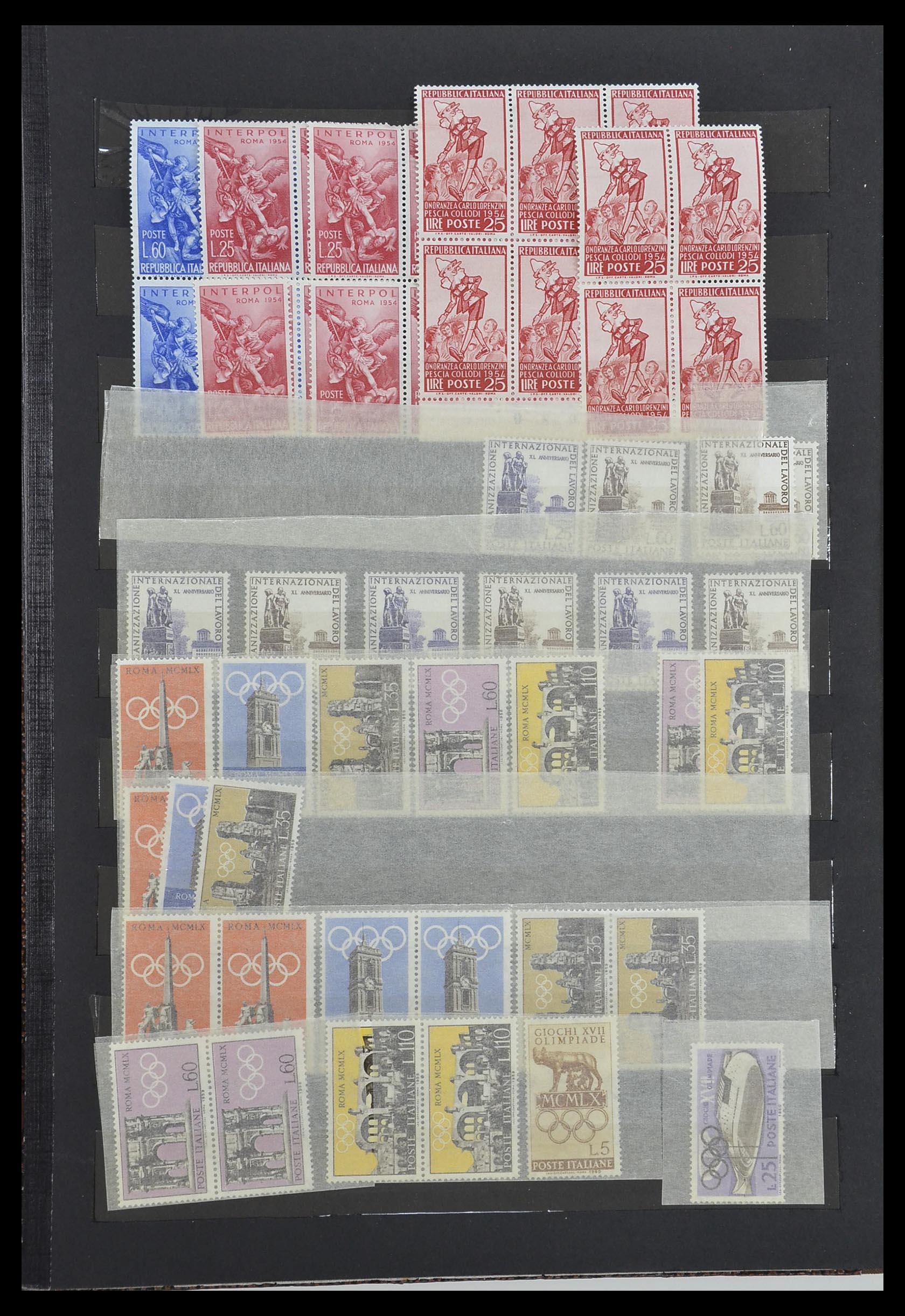 33390 061 - Postzegelverzameling 33390 Italië 1900-1950.