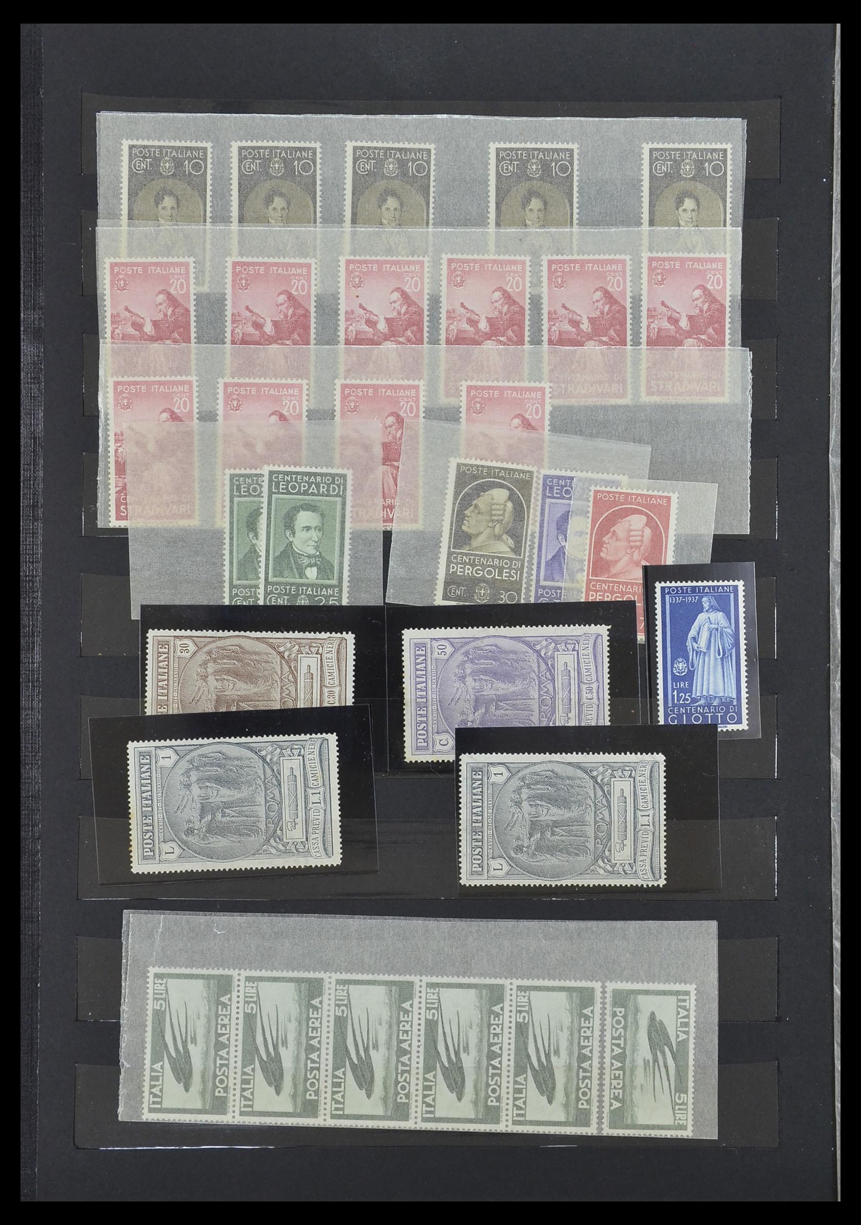 33390 075 - Postzegelverzameling 33390 Italië 1900-1950.
