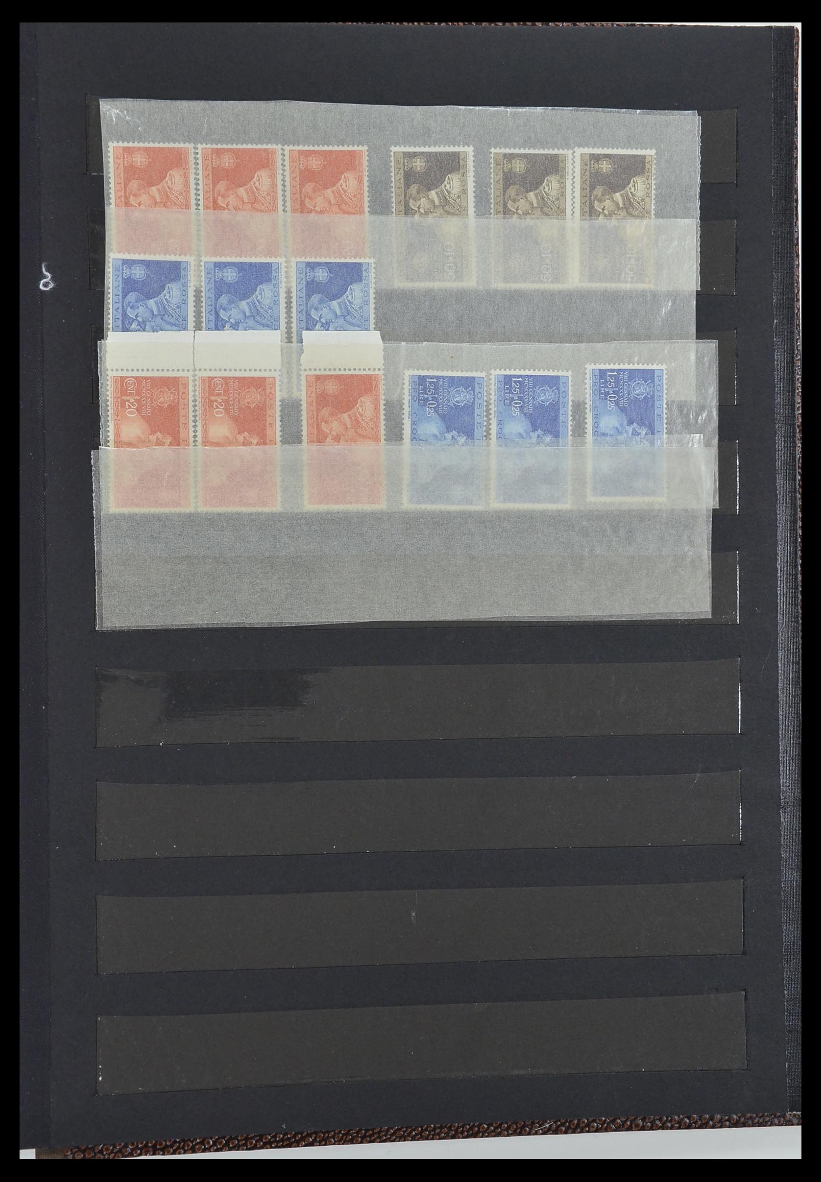 33390 076 - Postzegelverzameling 33390 Italië 1900-1950.