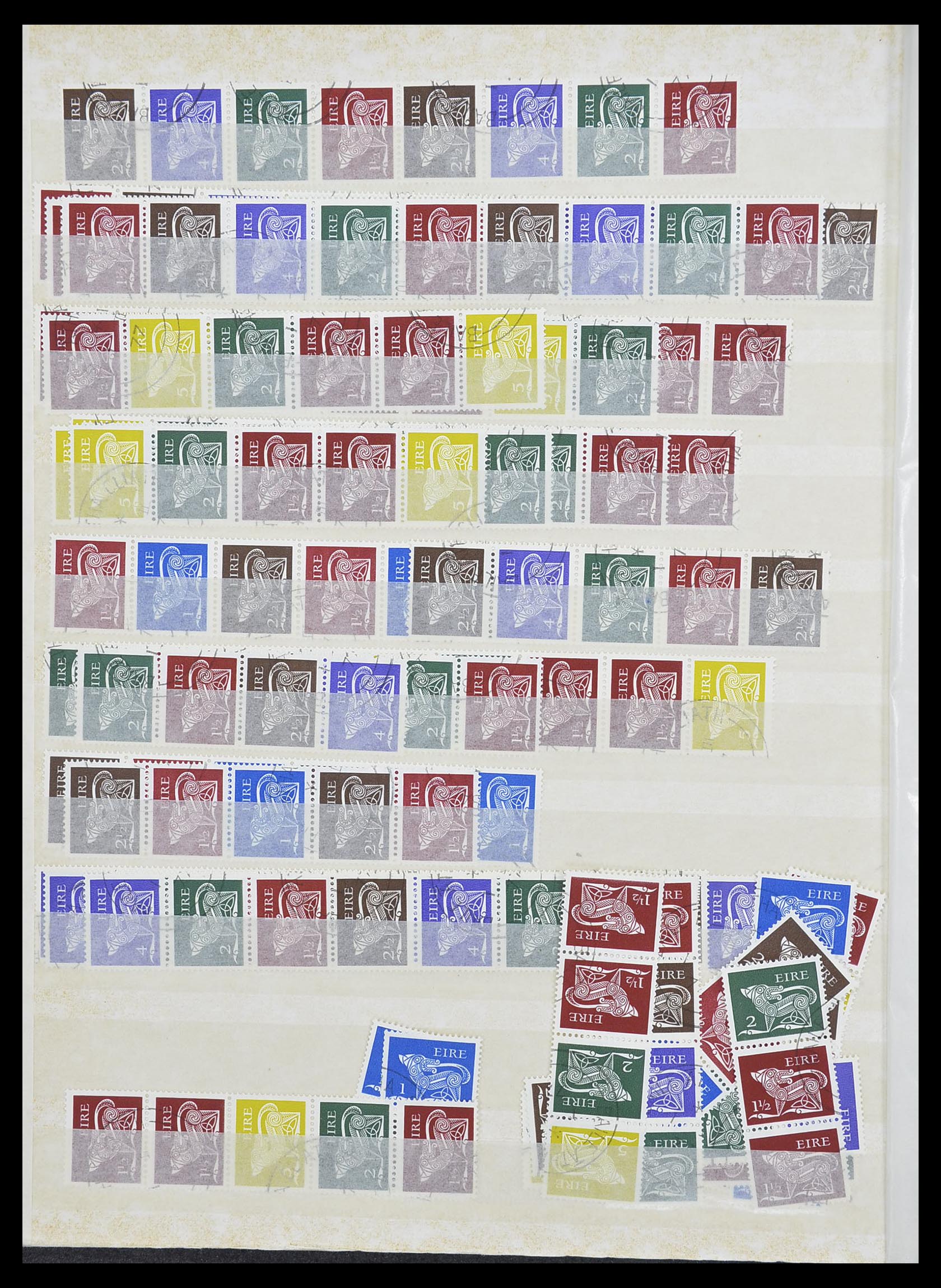33396 136 - Postzegelverzameling 33396 Ierland 1922-2004.