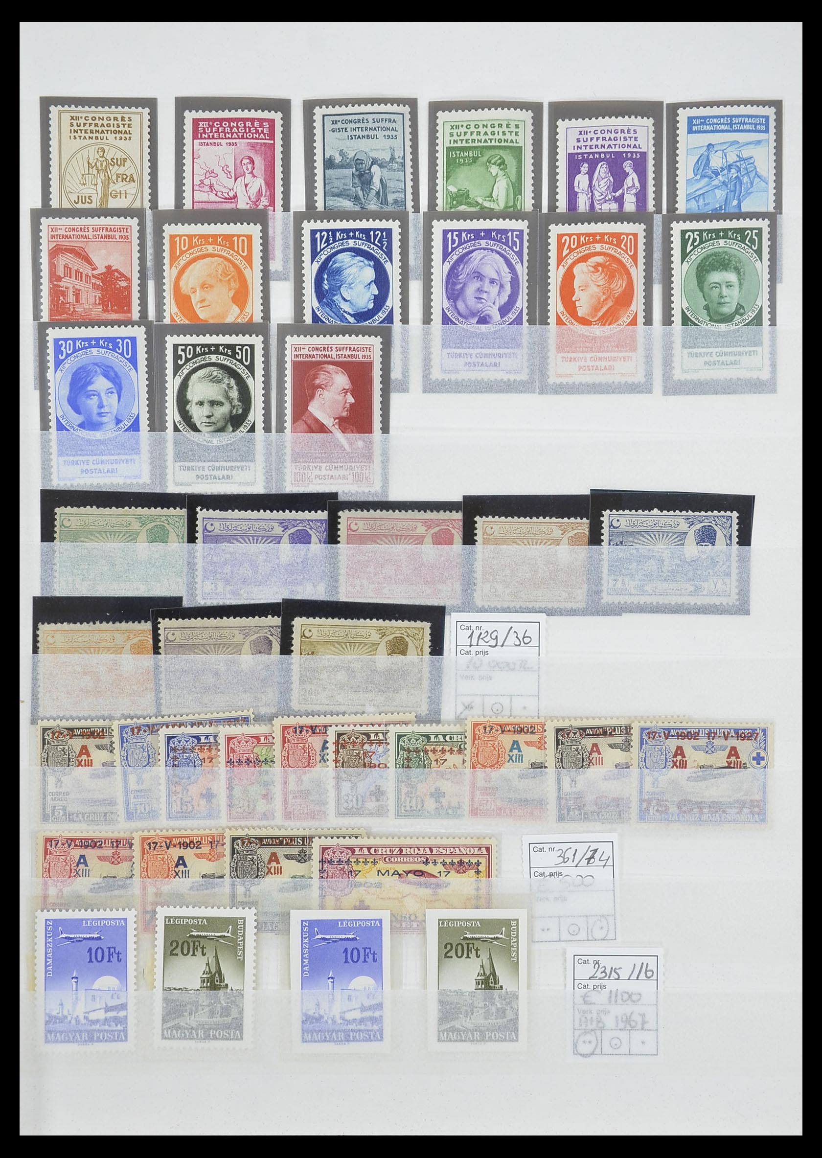 33447 001 - Stamp collection 33447 World key stamps 1900-1955.