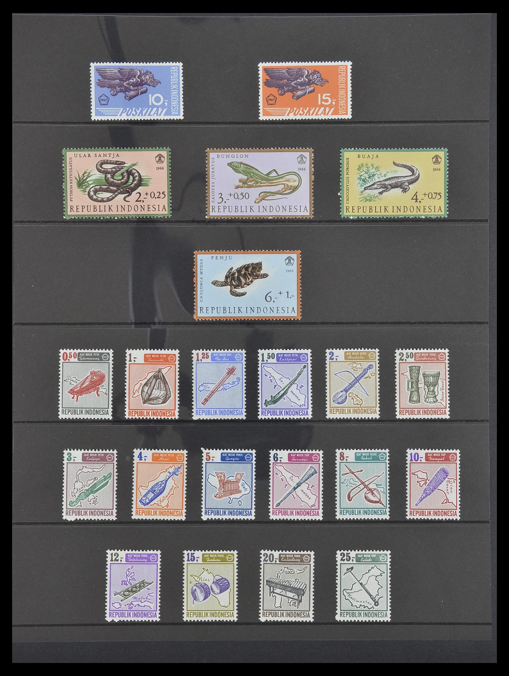 33483 037 - Postzegelverzameling 33483 Indonesië 1945-1999.