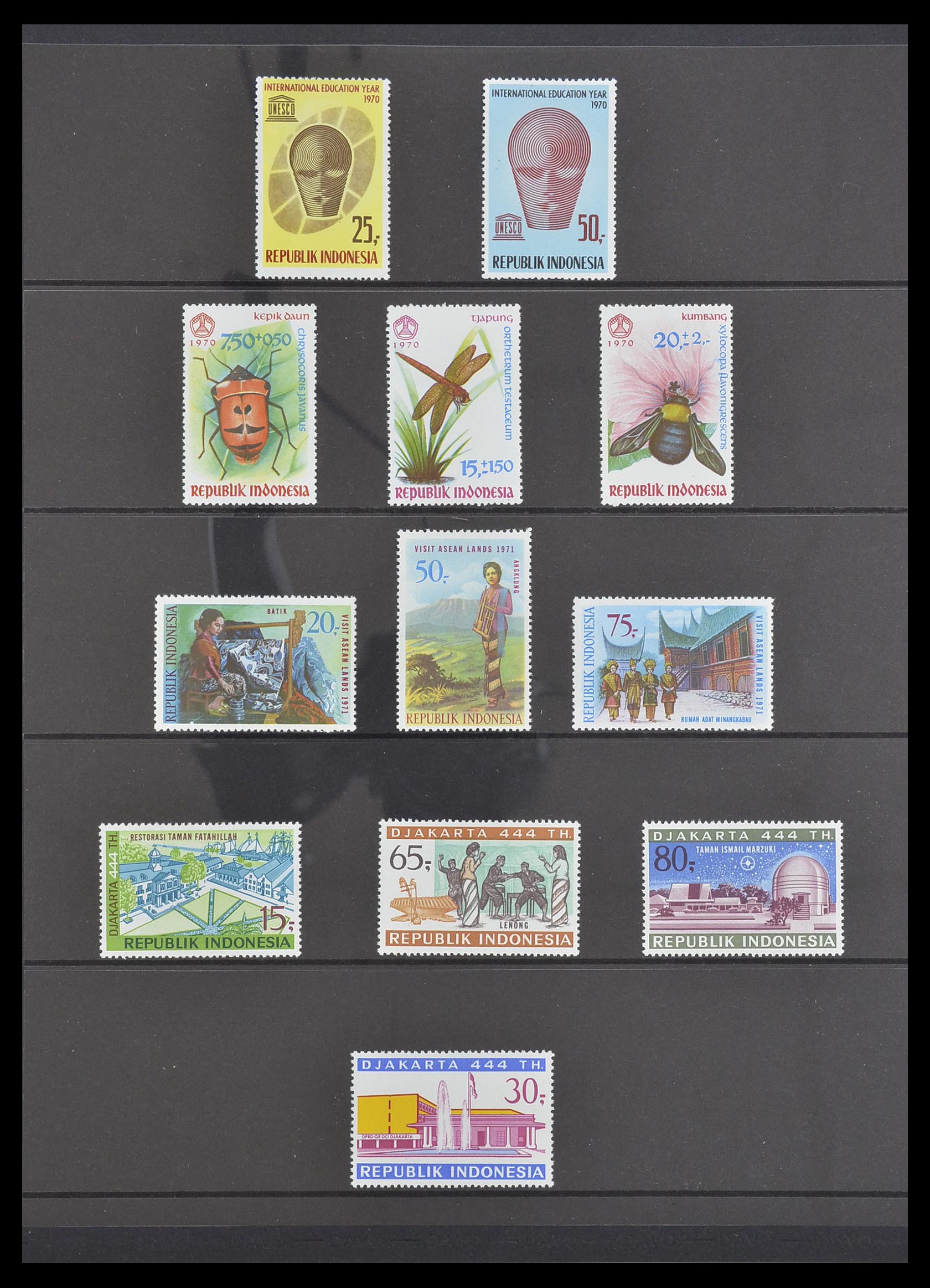 33483 049 - Postzegelverzameling 33483 Indonesië 1945-1999.