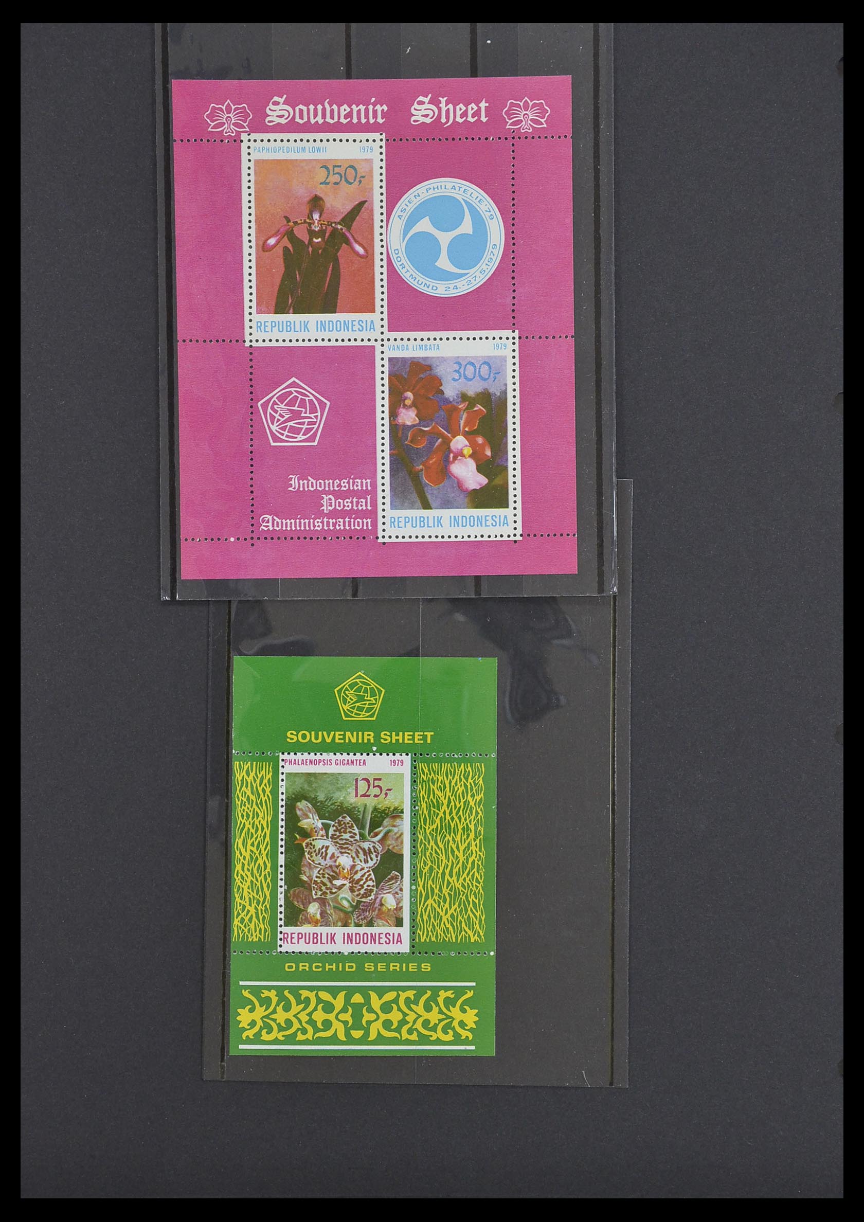 33483 069 - Postzegelverzameling 33483 Indonesië 1945-1999.