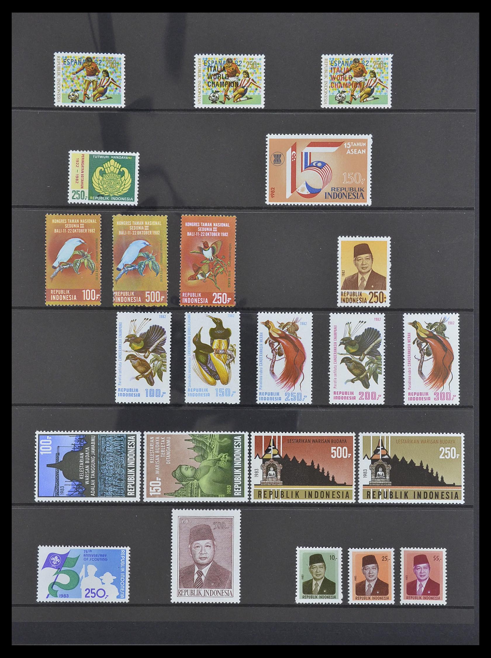 33483 082 - Stamp collection 33483 Indonesia 1945-1999.
