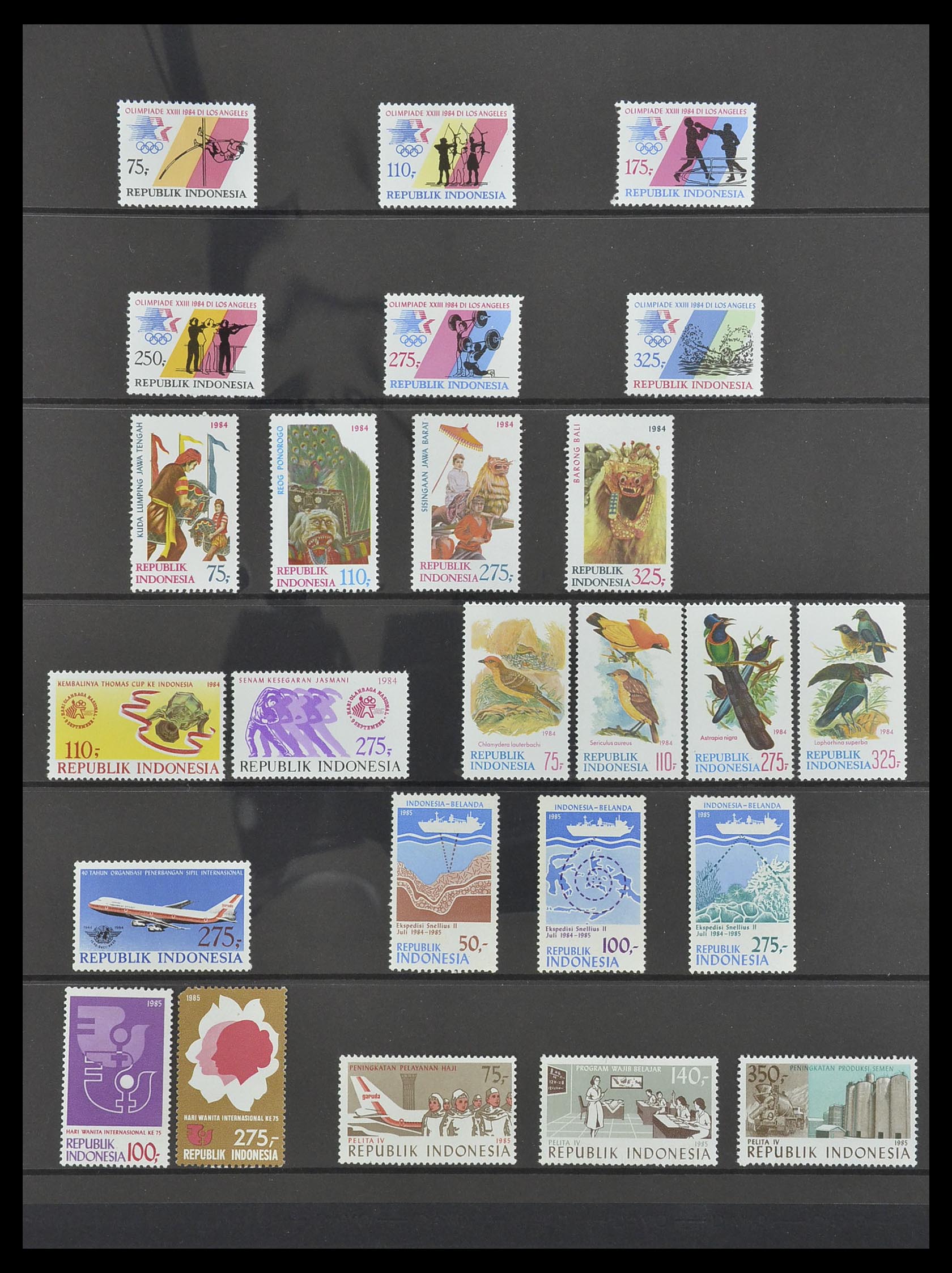 33483 088 - Postzegelverzameling 33483 Indonesië 1945-1999.