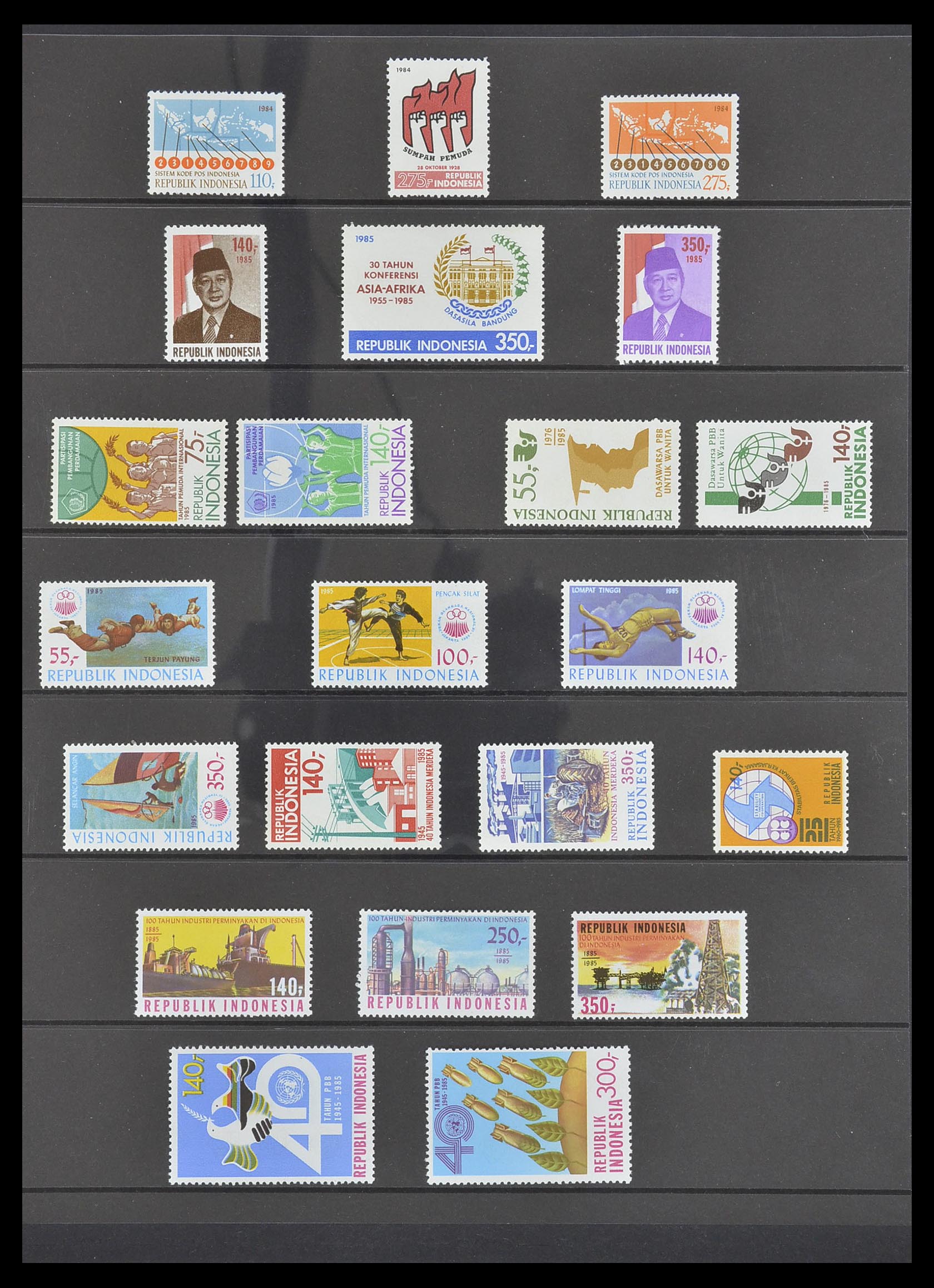 33483 099 - Postzegelverzameling 33483 Indonesië 1945-1999.