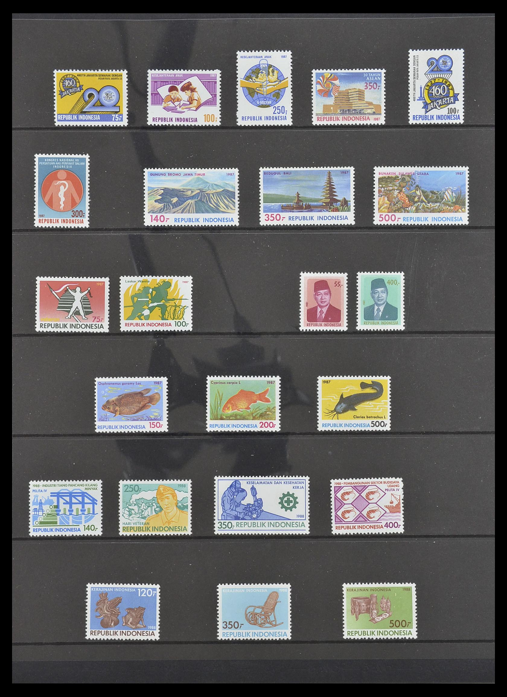 33483 102 - Postzegelverzameling 33483 Indonesië 1945-1999.